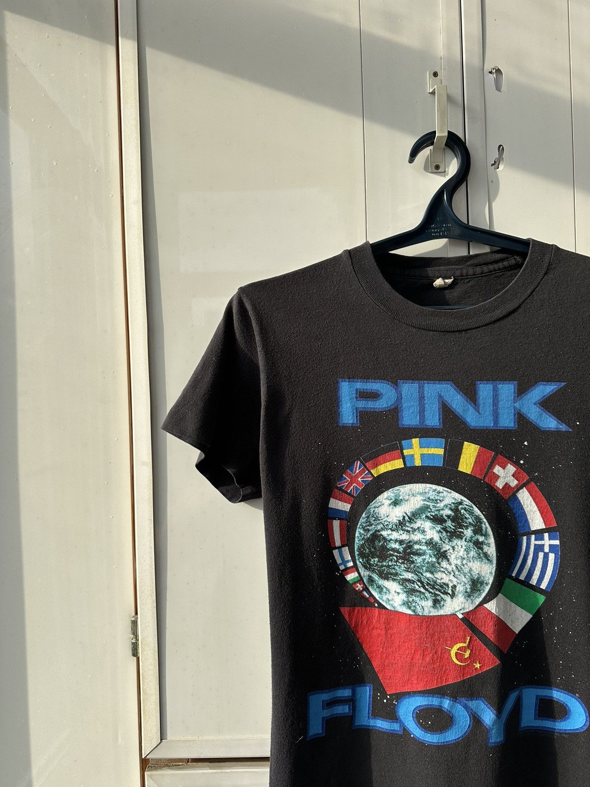 Band Tees Vintage 1990’s Pink Floyd T-shirt World Tour Size US L / EU 52-54 / 3 - 5 Thumbnail