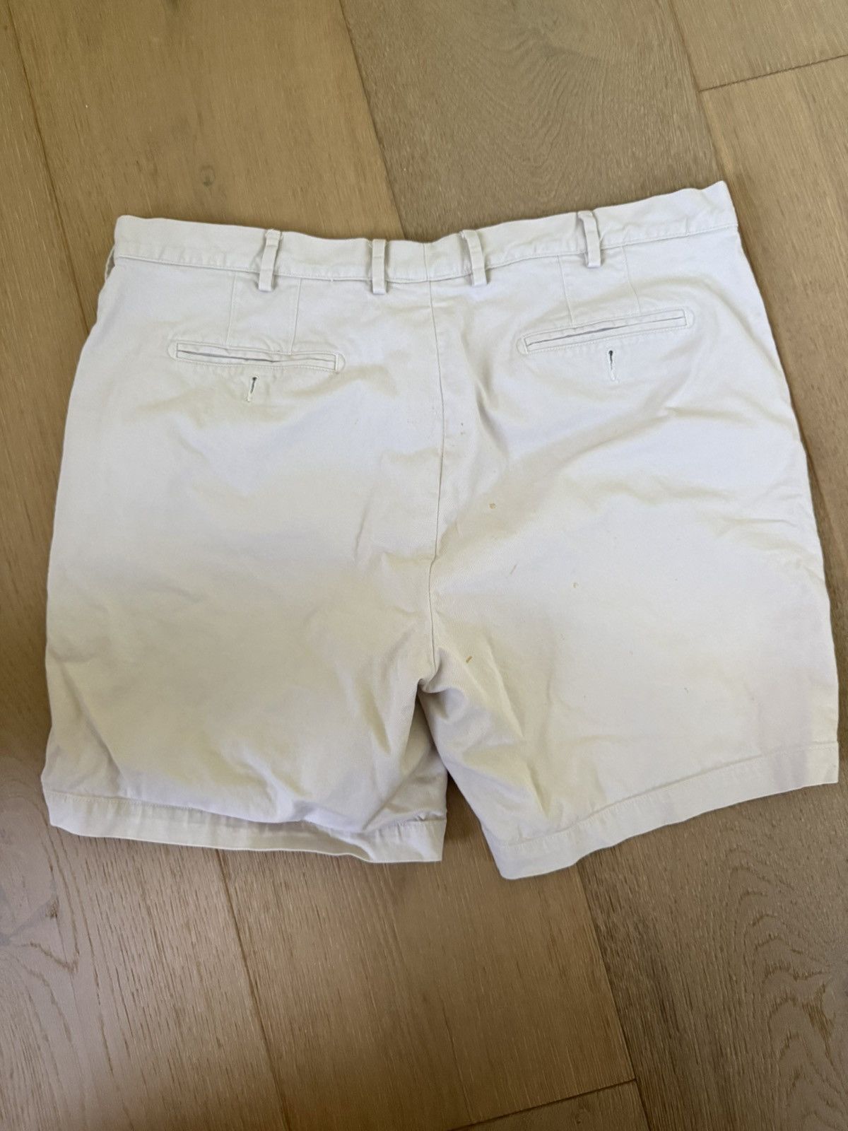 Peter Millar Peter Millar Khaki Shorts Size US 40 / EU 56 - 2 Thumbnail