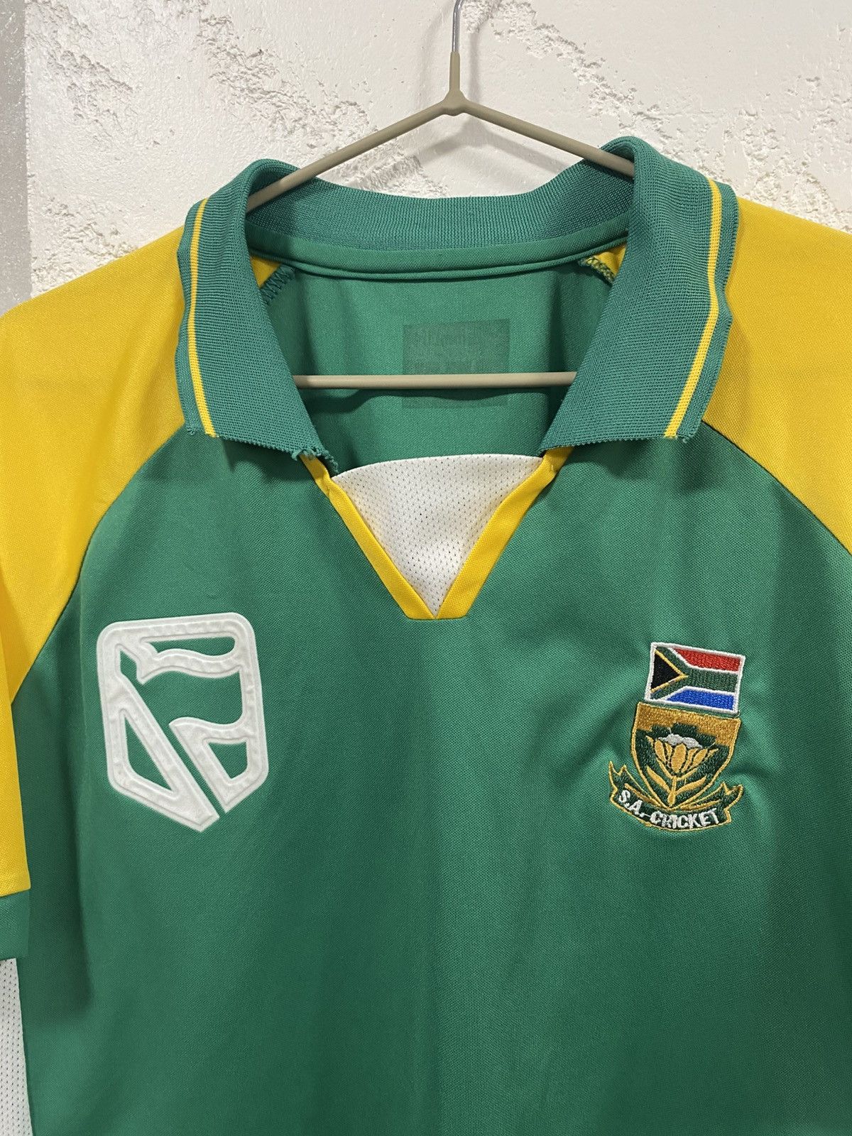 Hummel Hummel South Africa 2006 Cricket Jersey Size: L Size US L / EU 52-54 / 3 - 2 Thumbnail