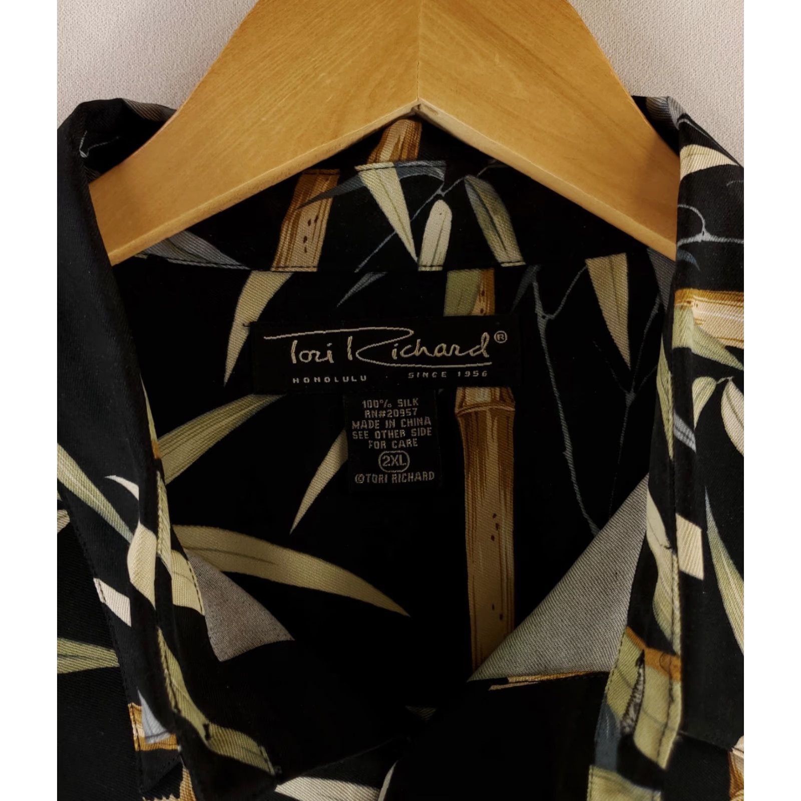 Tori Richard Tori Richard Button-Up Shirt 100% Silk Bamboo Black Mens XXL Short Sleeve Button-Up Shirt Mens Black 2XL Size US XXL / EU 58 / 5 - 5 Thumbnail