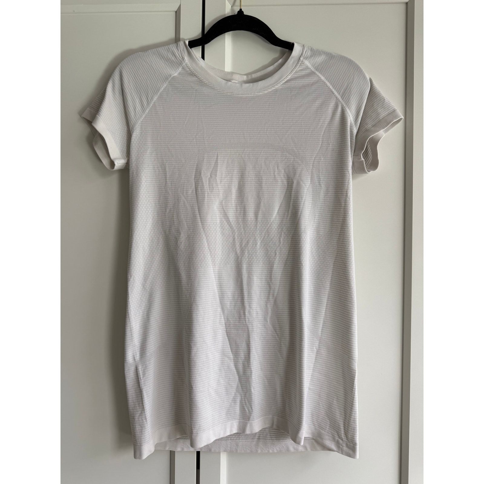 Lululemon Lululemon White Ribbed Short Sleeve Athletic Women 10 - C001 Size L / US 10 / IT 46 - 2 Thumbnail