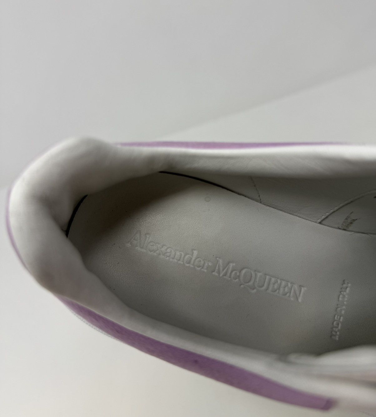 Alexander McQueen Alexander McQueen Oversized Sneaker Suede White/Lilac Size US 10.5 / IT 40.5 - 8 Thumbnail