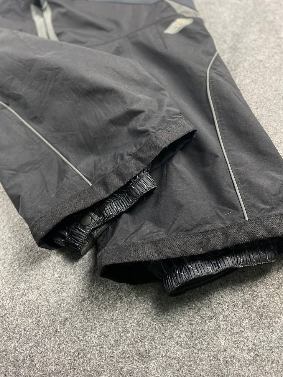 Columbia columbia ski pants very nice design Size US 35 - 7 Thumbnail