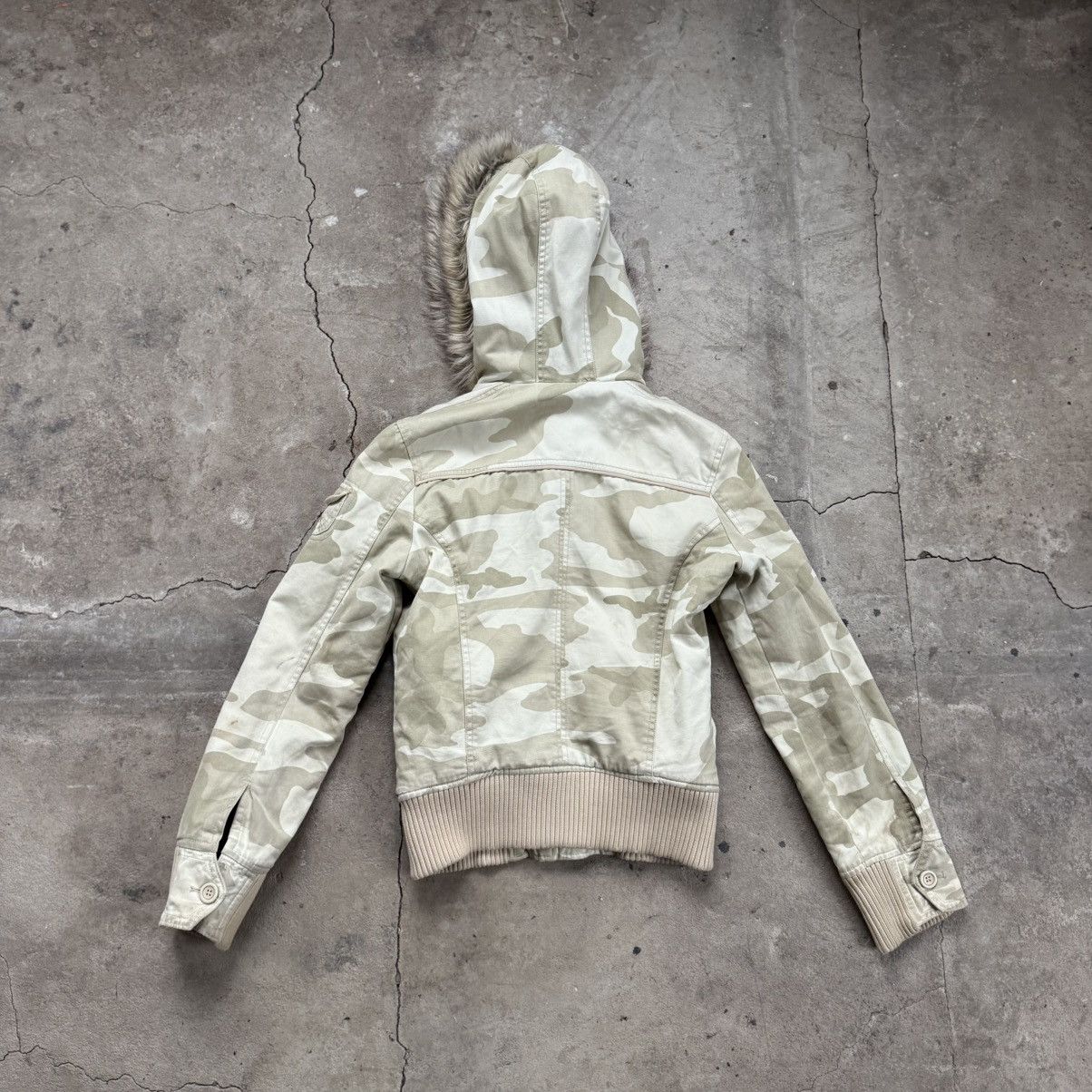 Le Grande Bleu (L.G.B.) Surplus Raw Vintage Camo Bomber Jacket With Faux Fur Hood Size S / US 4 / IT 40 - 2 Thumbnail