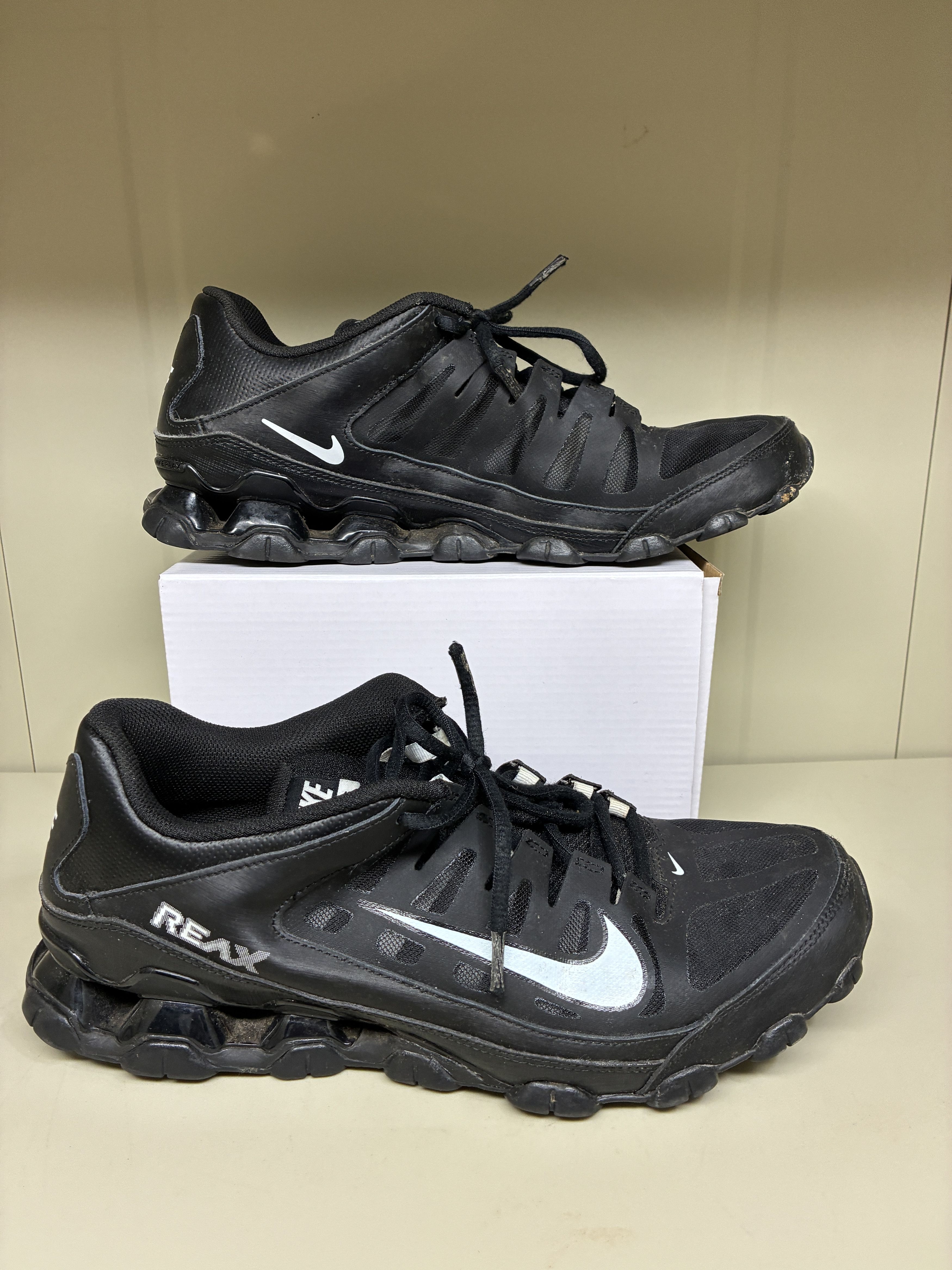 Nike Nike Reax 8 TR Mesh Black White Training Men's Size 11.5 Size US 11.5 / EU 44-45 - 2 Thumbnail