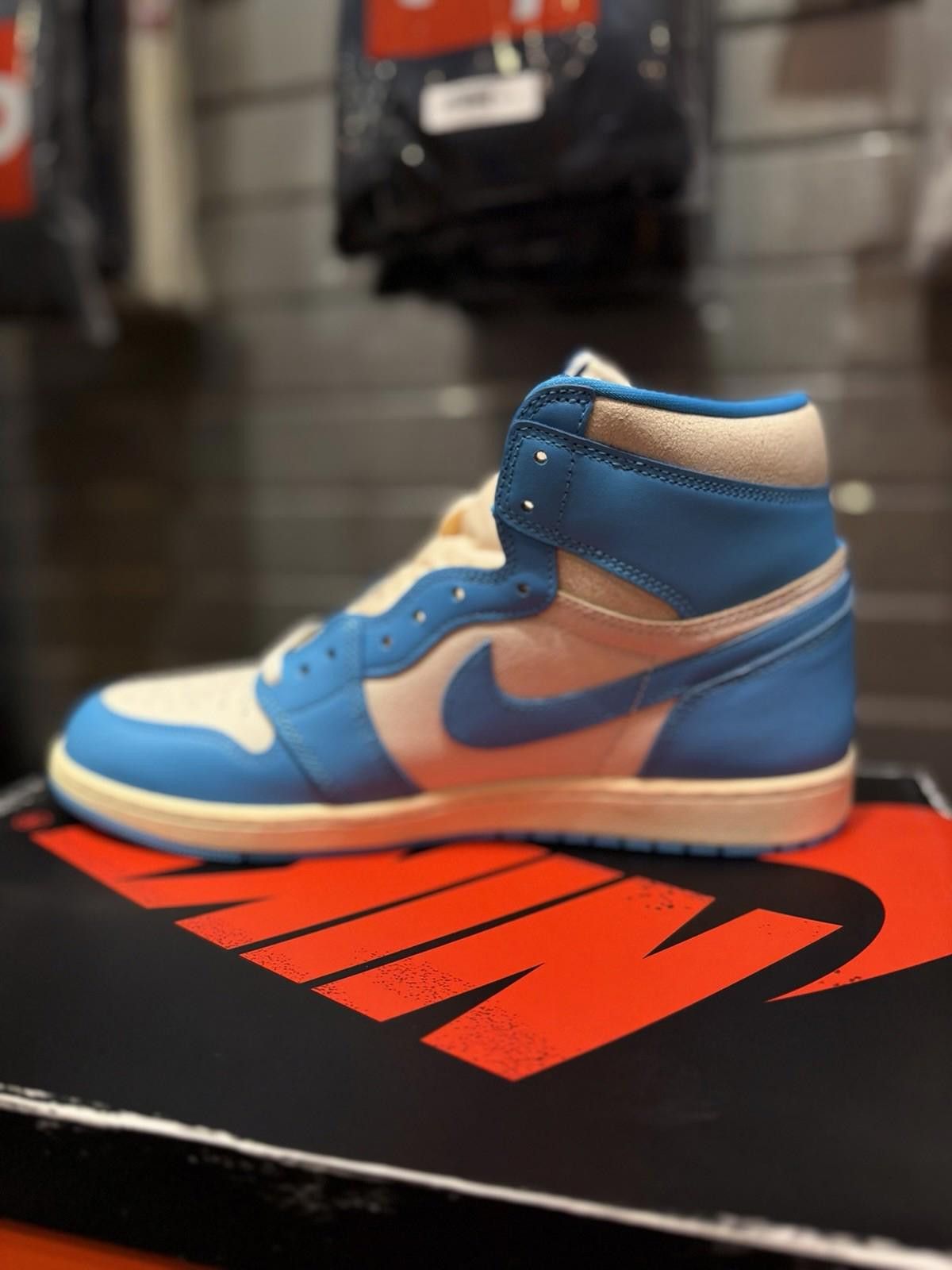 Jordan Brand Mens Size 11 Nike Air Jordan 1 Retro High UNC Reimagined Size US 11 / EU 44 - 9 Thumbnail