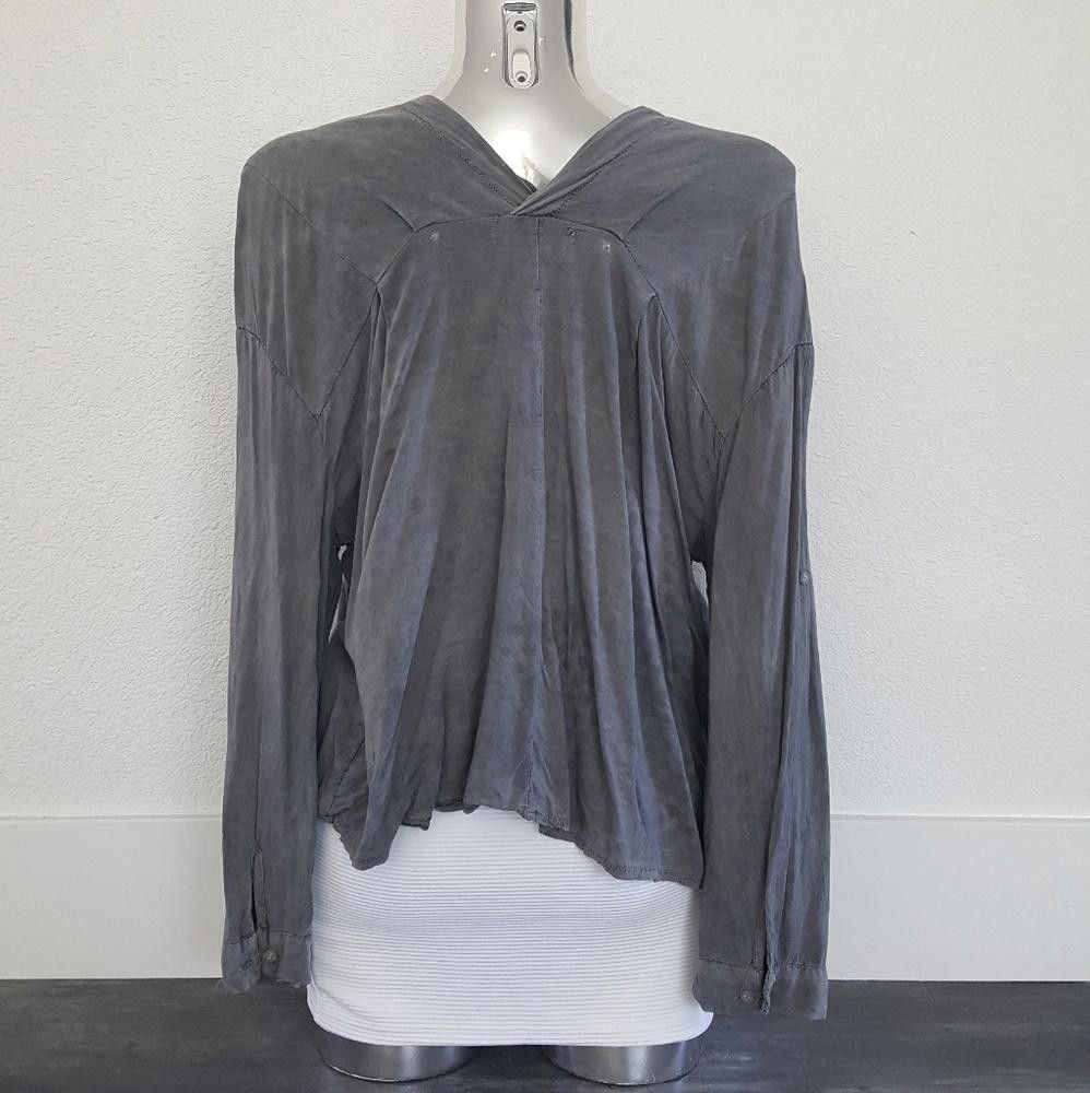 Designer Grey Silk Melville Button Down Size ONE SIZE - 2 Thumbnail
