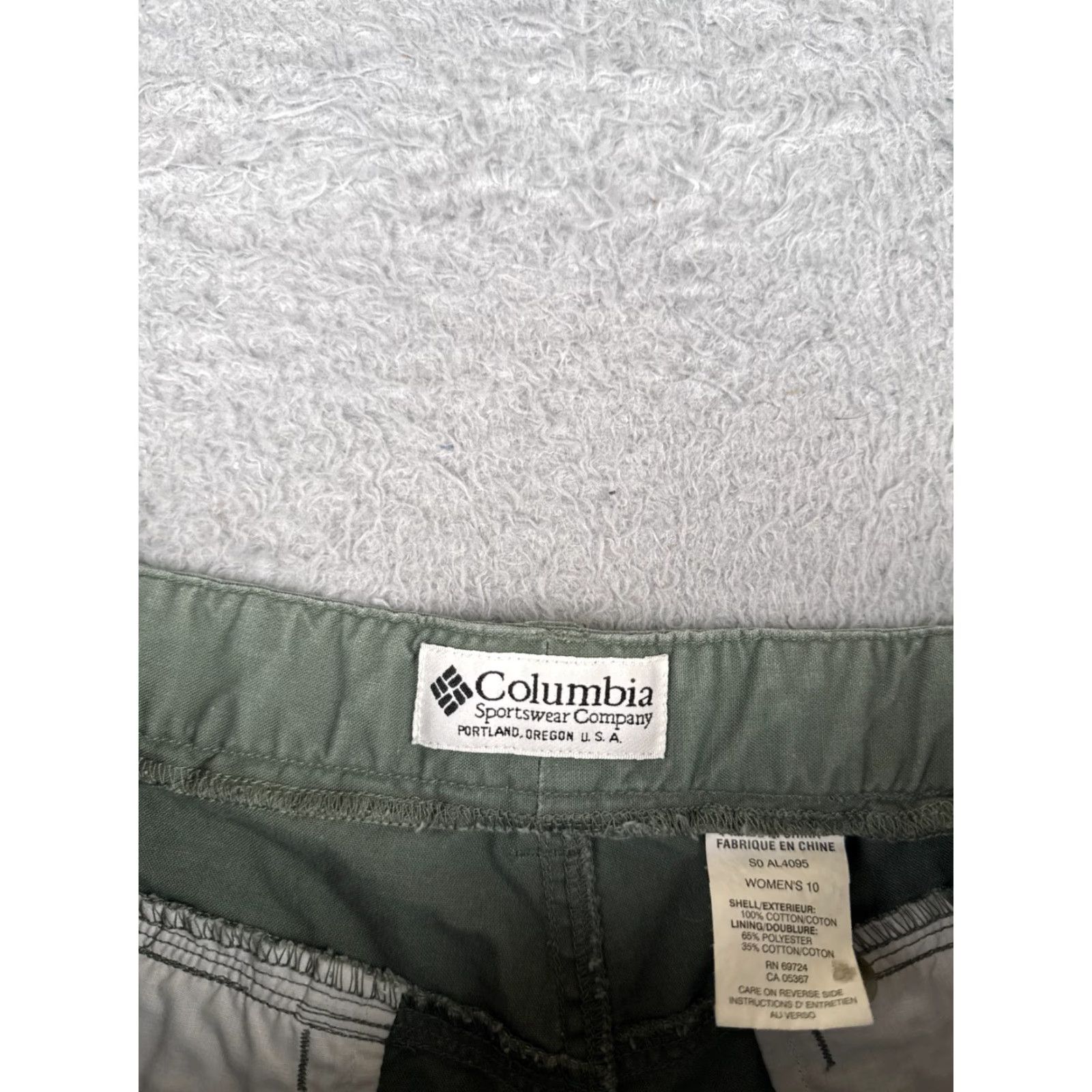 Vintage Vintage Columbia Women's Cargo Shorts 10 Green Chino Pleated 100% Cotton Hiking Casual Travel Size 32" / US 10 / IT 46 - 7 Thumbnail