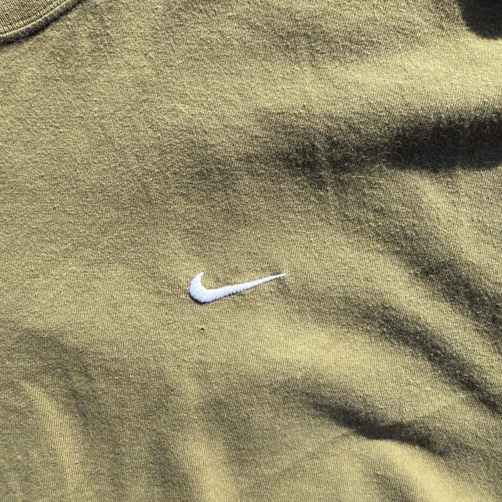 Nike Vintage 00s Nike Swoosh Tee Green Embroidered Size L Men's Size US L / EU 52-54 / 3 - 2 Thumbnail