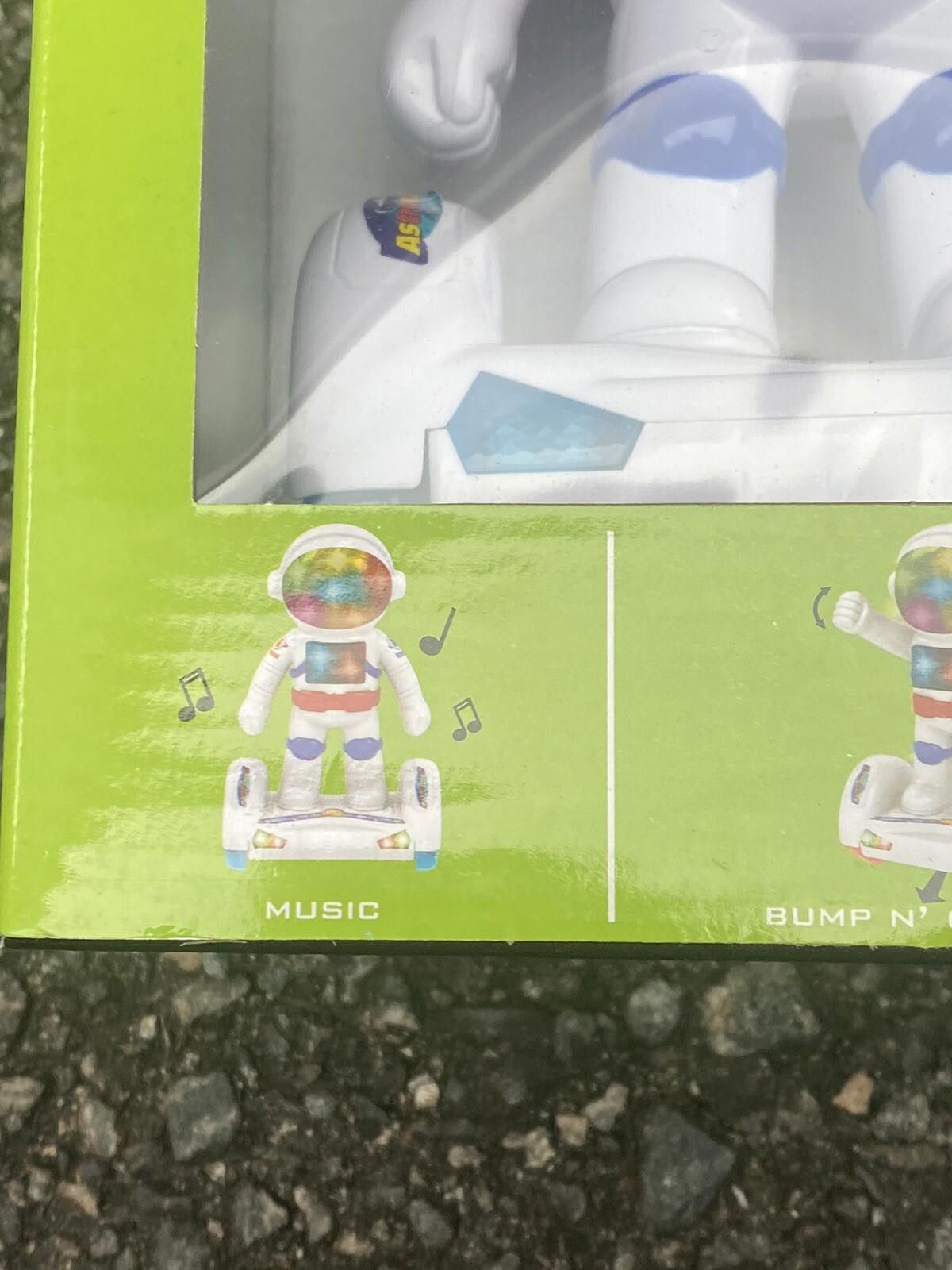 Stampd VIVITAR Robo Light Up Space Flyer Music, Bump N Go, Light Up Size ONE SIZE - 4 Thumbnail