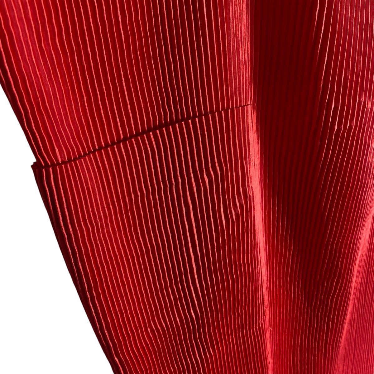 Issey Miyake × Pleats Please Issey Miyake × Tsumori Chisato Issey Miyake Pleats Please Apron Red Colour Size ONE SIZE - 9 Thumbnail