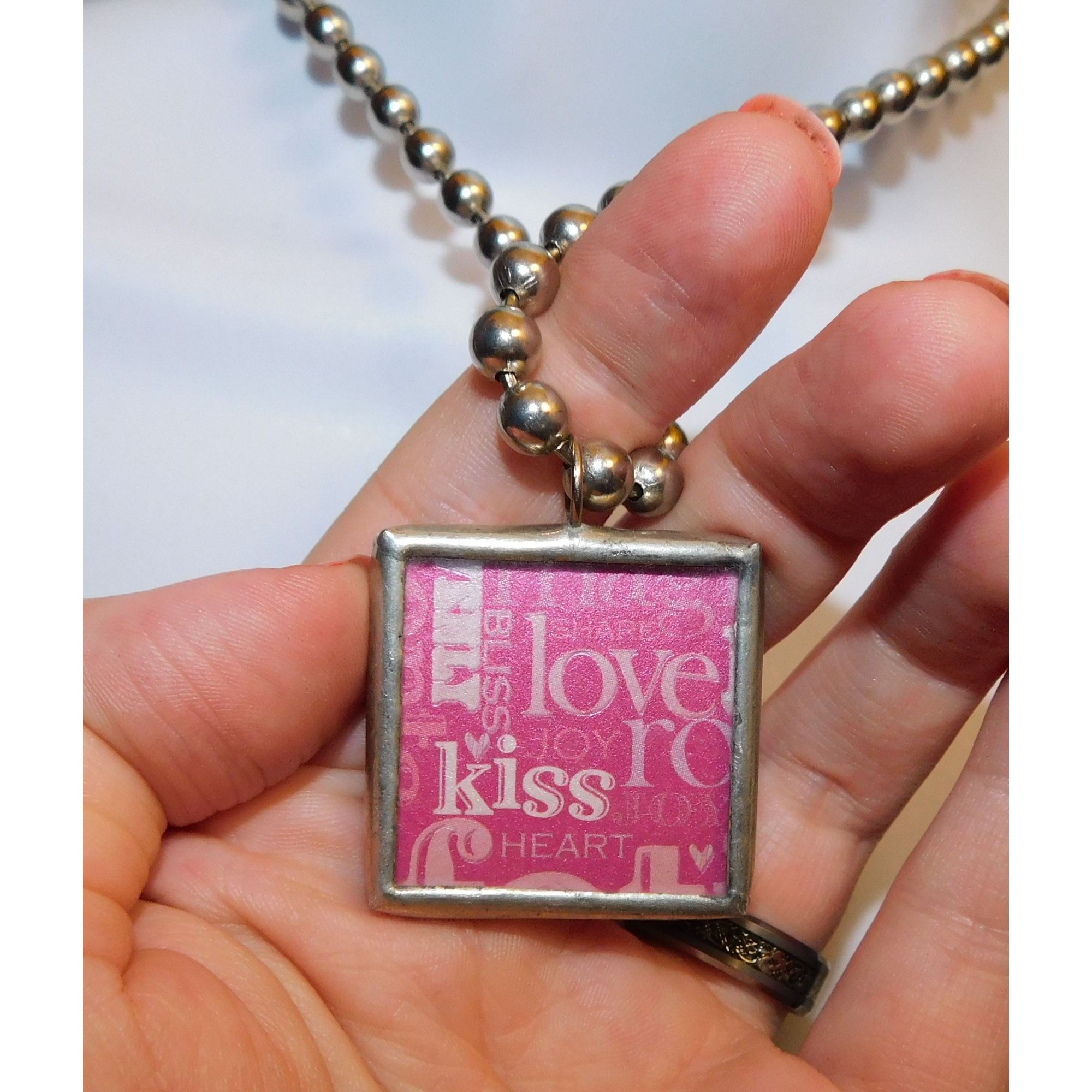 Other Coquette Pink And Silver Tone Glitter Kiss Heart Reversible Size ONE SIZE - 2 Thumbnail