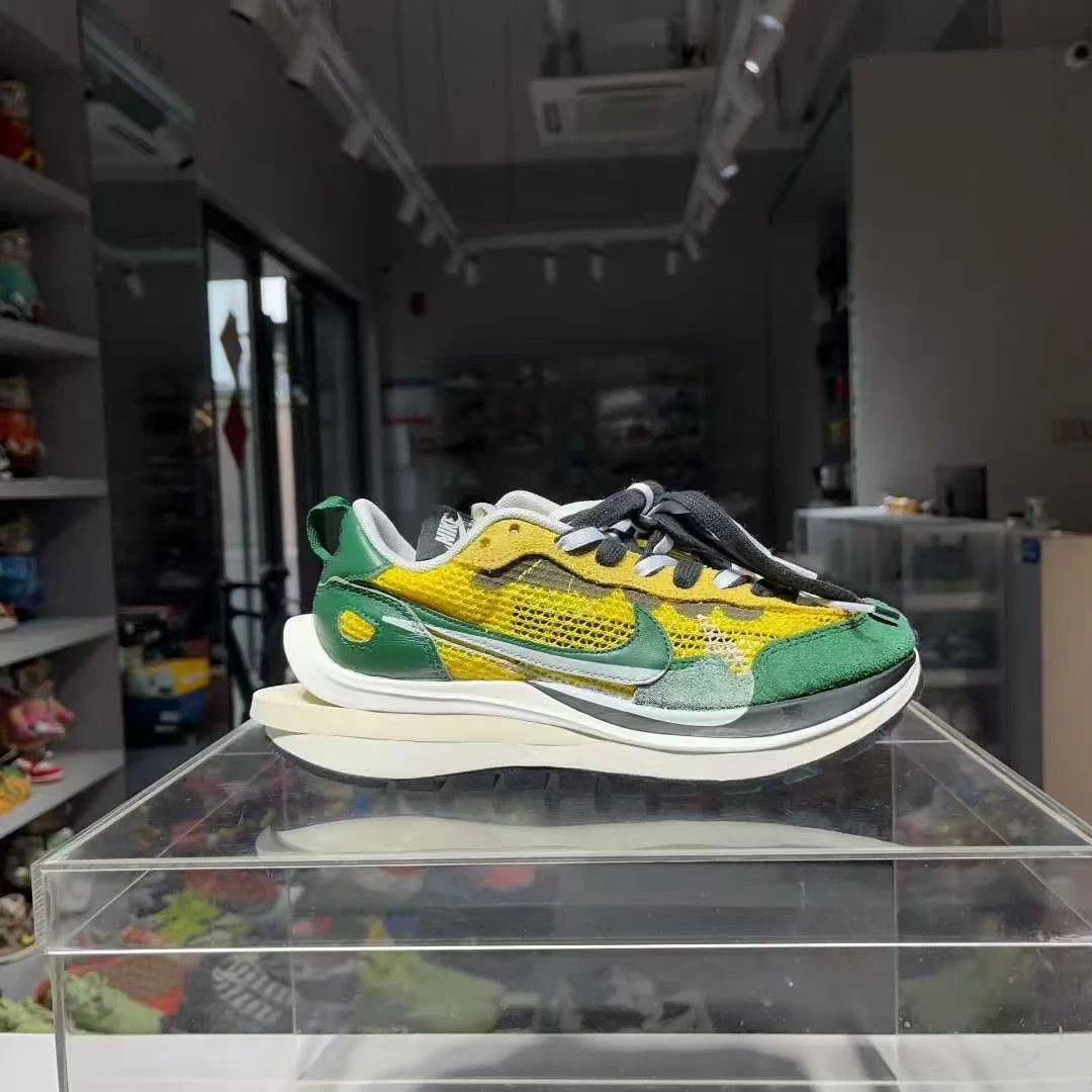 Nike Sacai x Nike VaporWaffle Green Yellow 37.5 Size US 6.5 / IT 36.5 - 3 Thumbnail