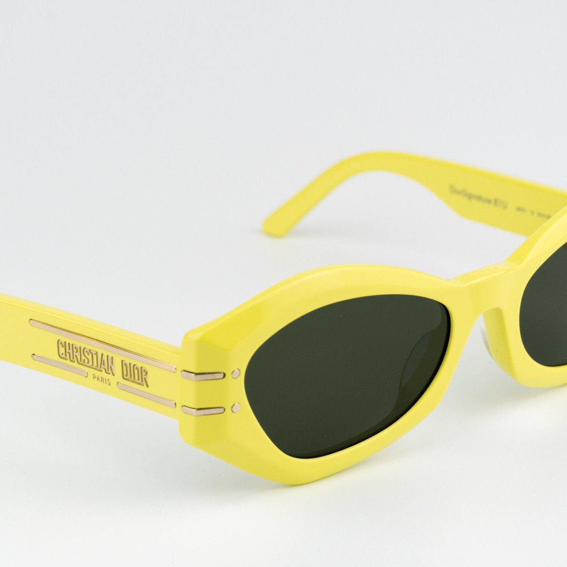 Dior NEW Dior DIORSIGNATURE B1U 66C0 Women Butterfly Sunglasses Size ONE SIZE - 7 Thumbnail