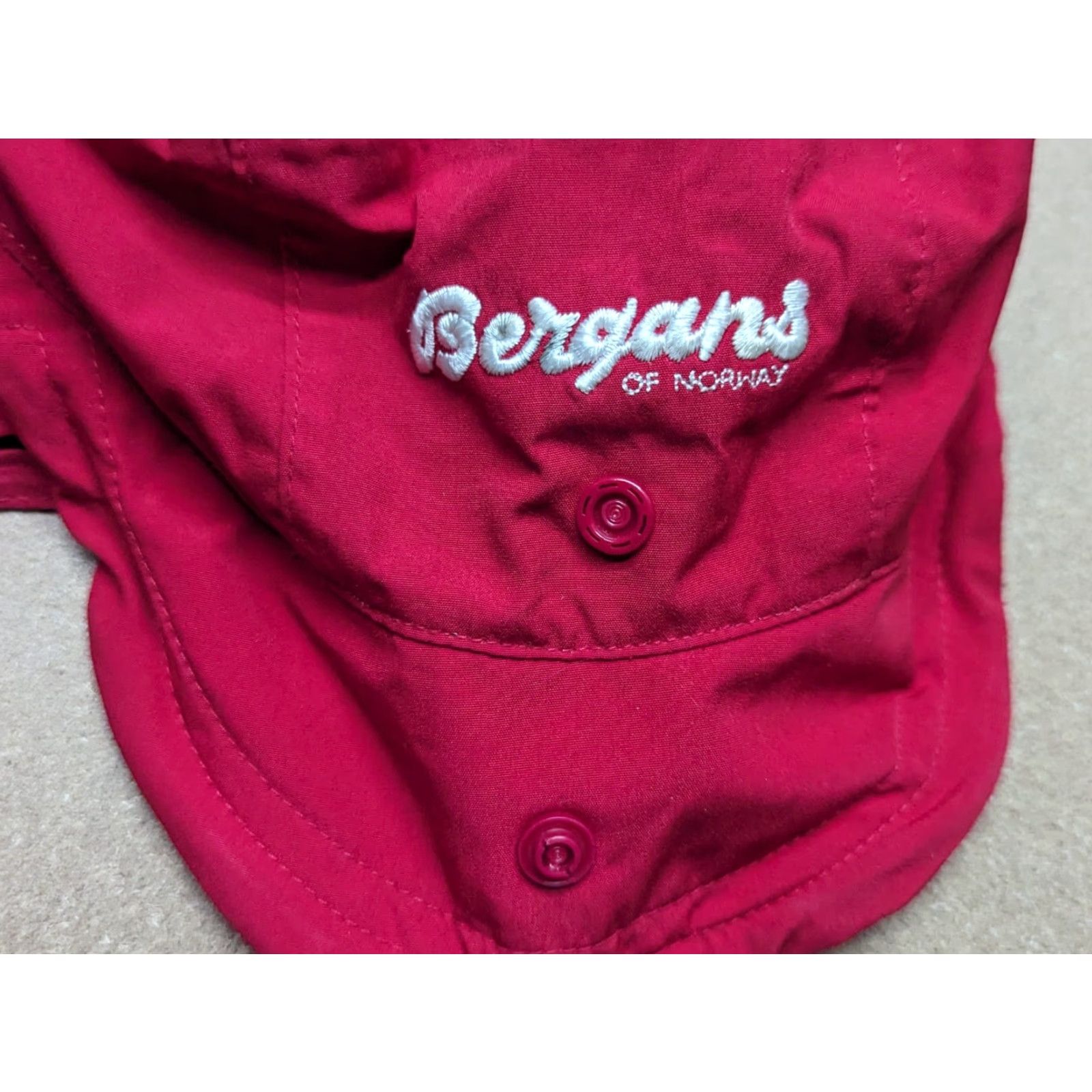 Vintage VINTAGE Bergans of Norway Mountain Cap Red 57-58 Trekking Dermizax Strap Beanie Mens / Unisex Adults M Size Warm Water Resistant - 200 characters max Size ONE SIZE - 5 Thumbnail