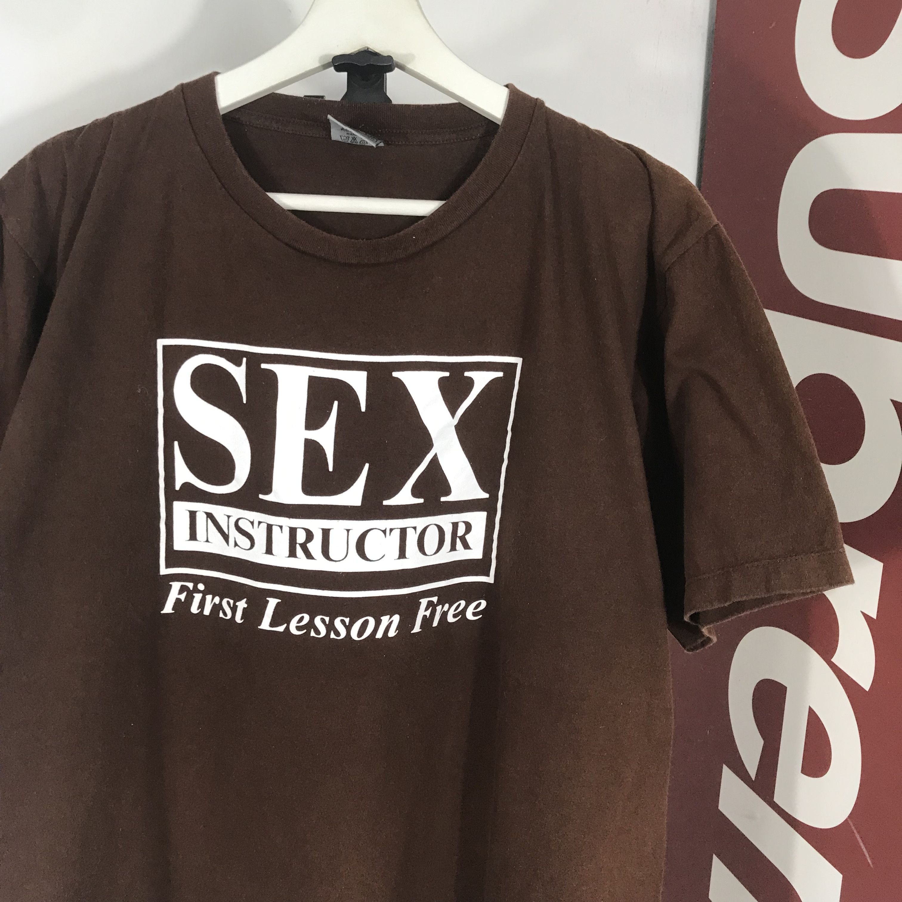 Vintage vintage SEX INSTRUCTOR" Vintage 90s Crazy Humor T-shirt L Size US L / EU 52-54 / 3 - 3 Thumbnail