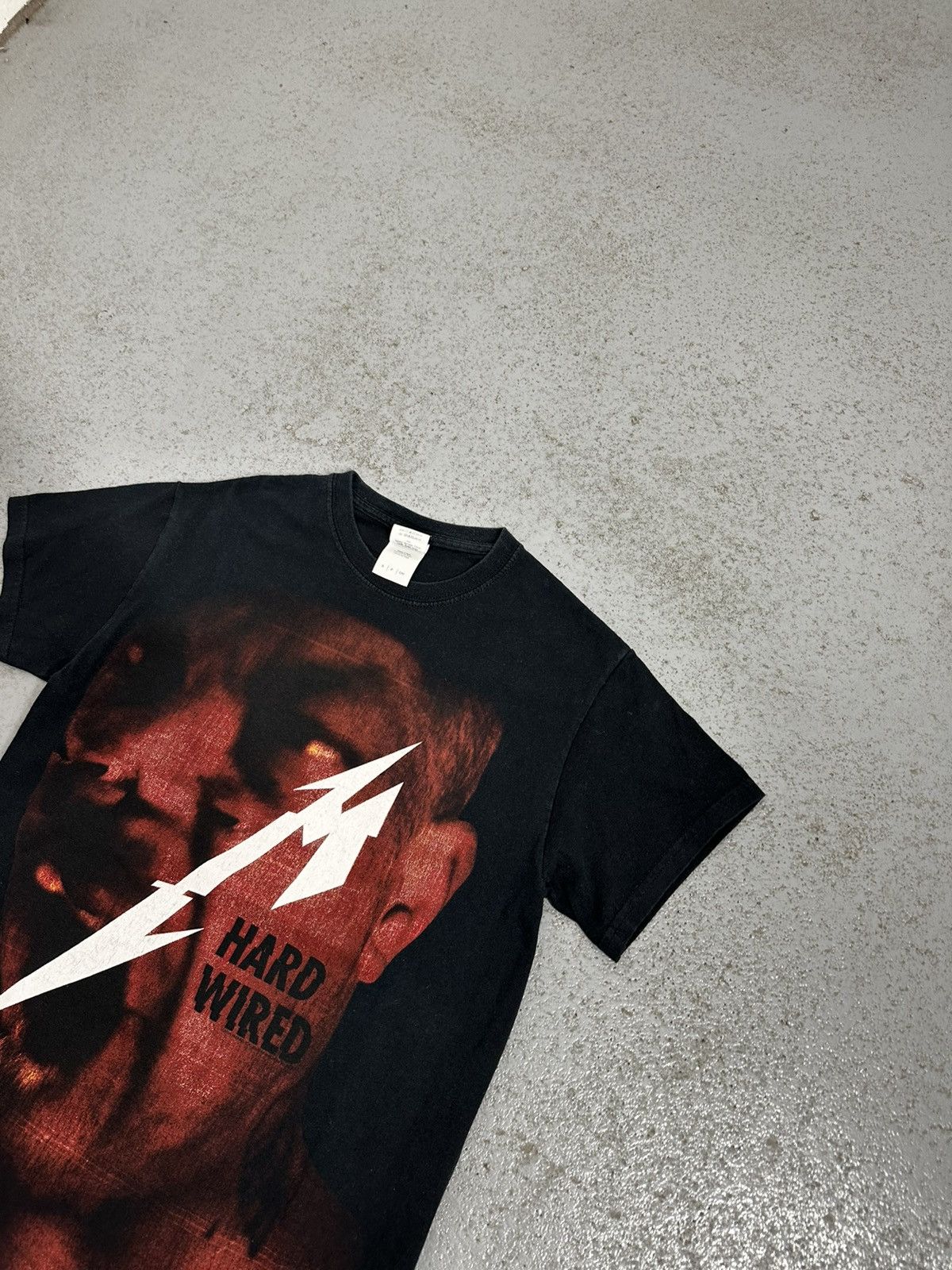 Band Tees 00s Metallica Hard Wired Gildan Rock T-Shirt Size US S / EU 44-46 / 1 - 3 Thumbnail