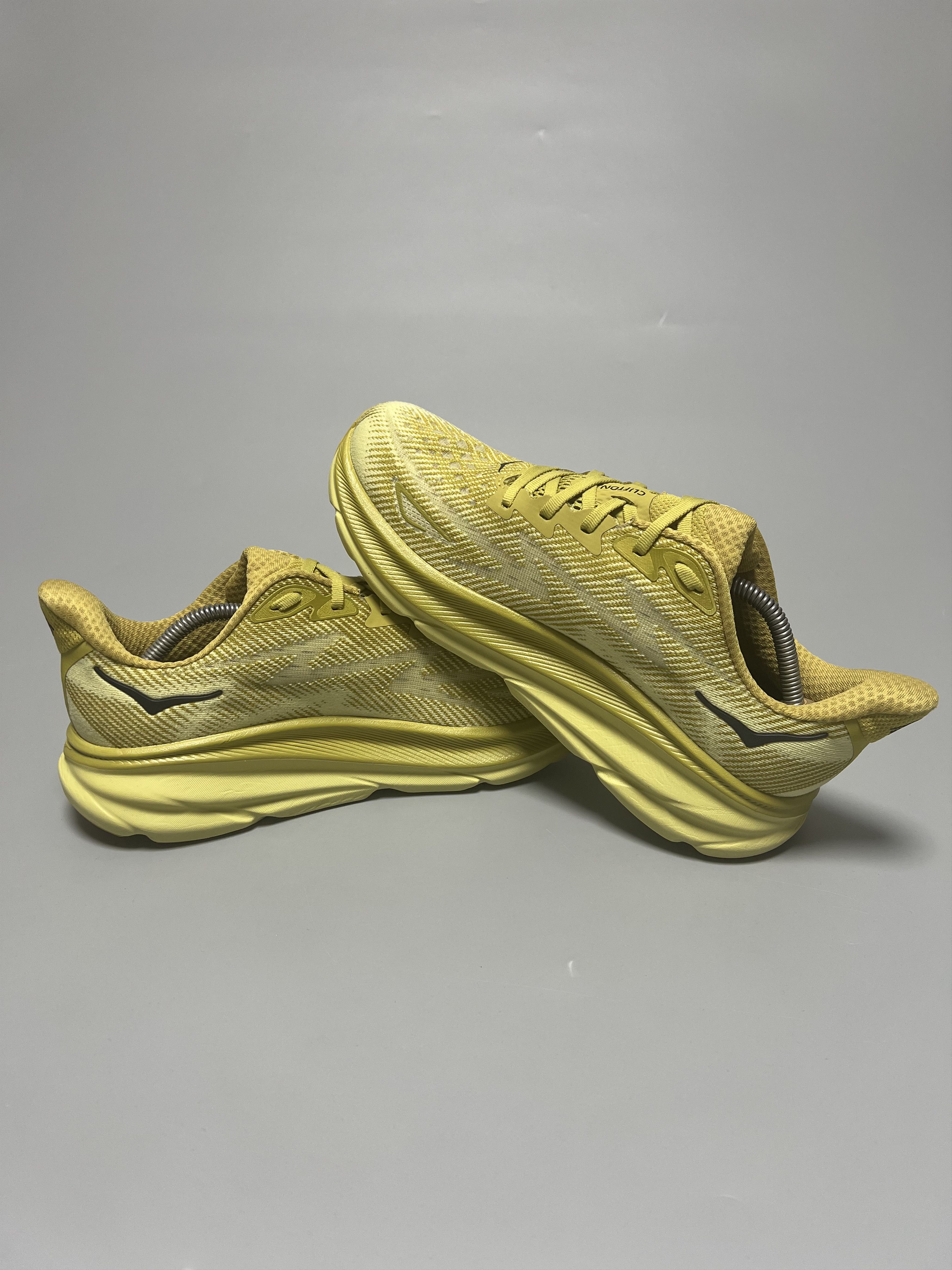 Hoka 9.5D Hoka One One Clifton 9 Running Shoes Walking Gym Size US 9.5 / EU 42-43 - 5 Thumbnail
