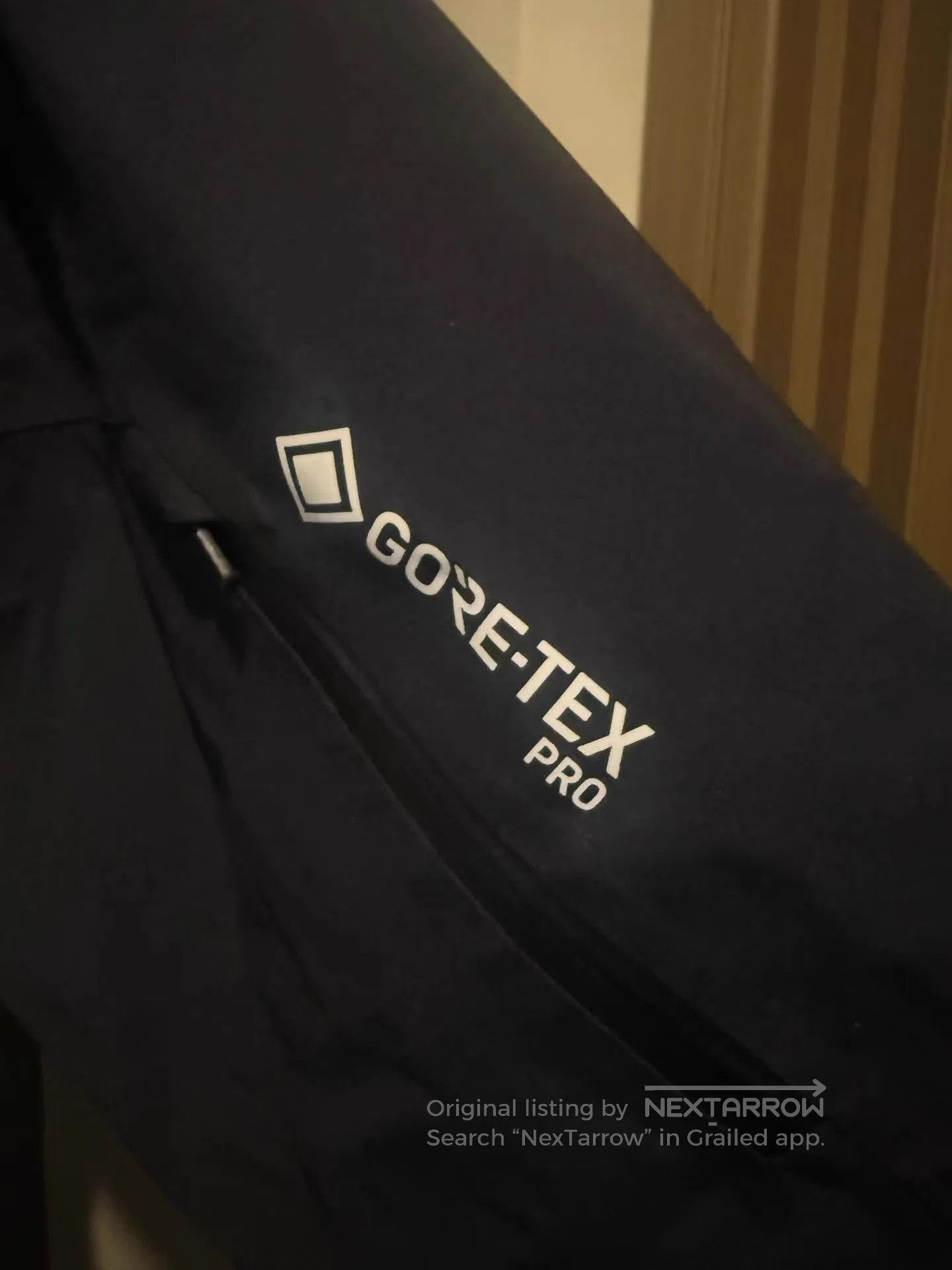 Burton Black and White Hooded Light Jacket Size L. Size US L / EU 52-54 / 3 - 2 Thumbnail