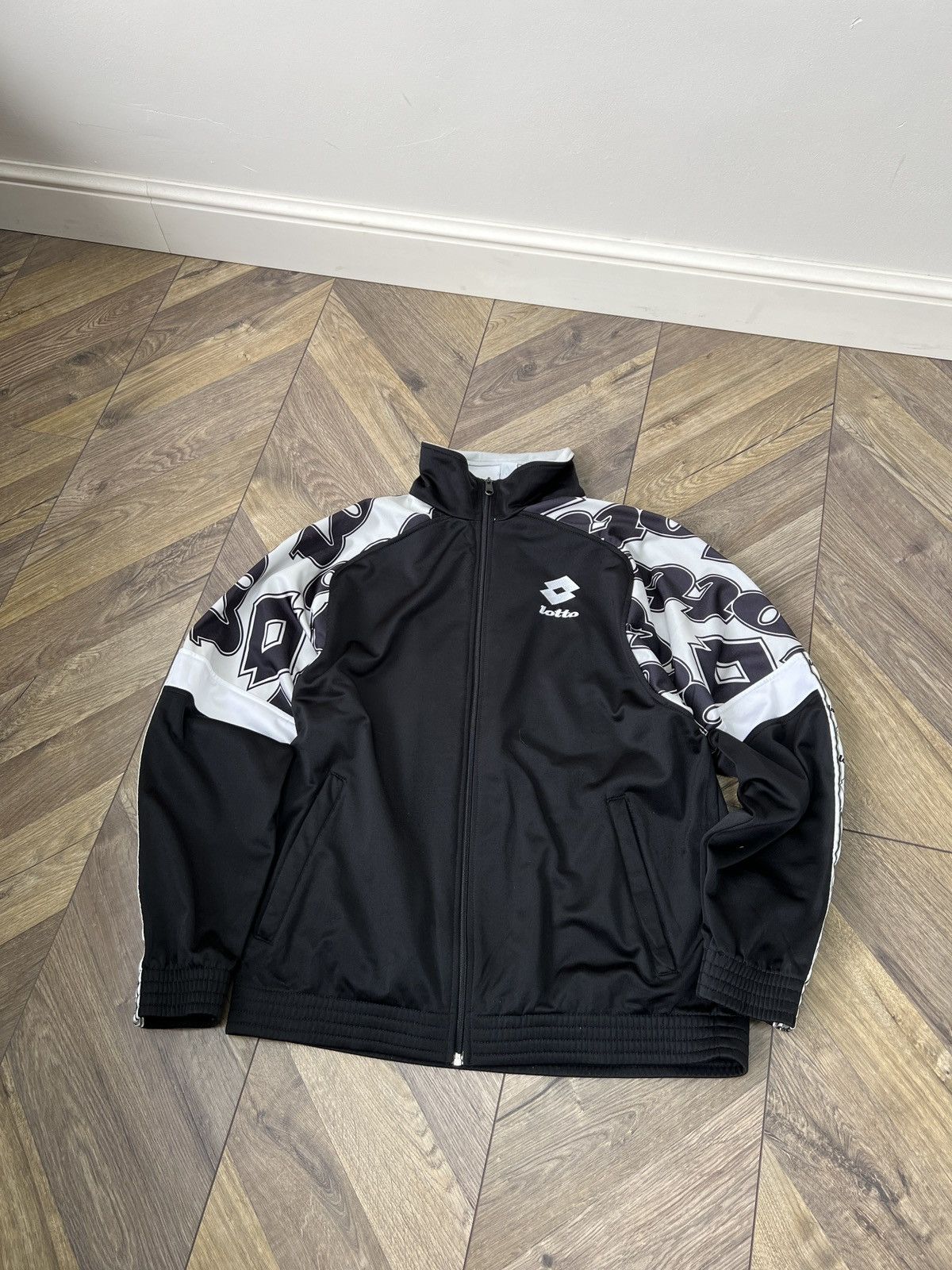 Lotto Sport Vintage Lotto Track Jacket black white big logo sport 90s Size US L / EU 52-54 / 3 - 4 Thumbnail