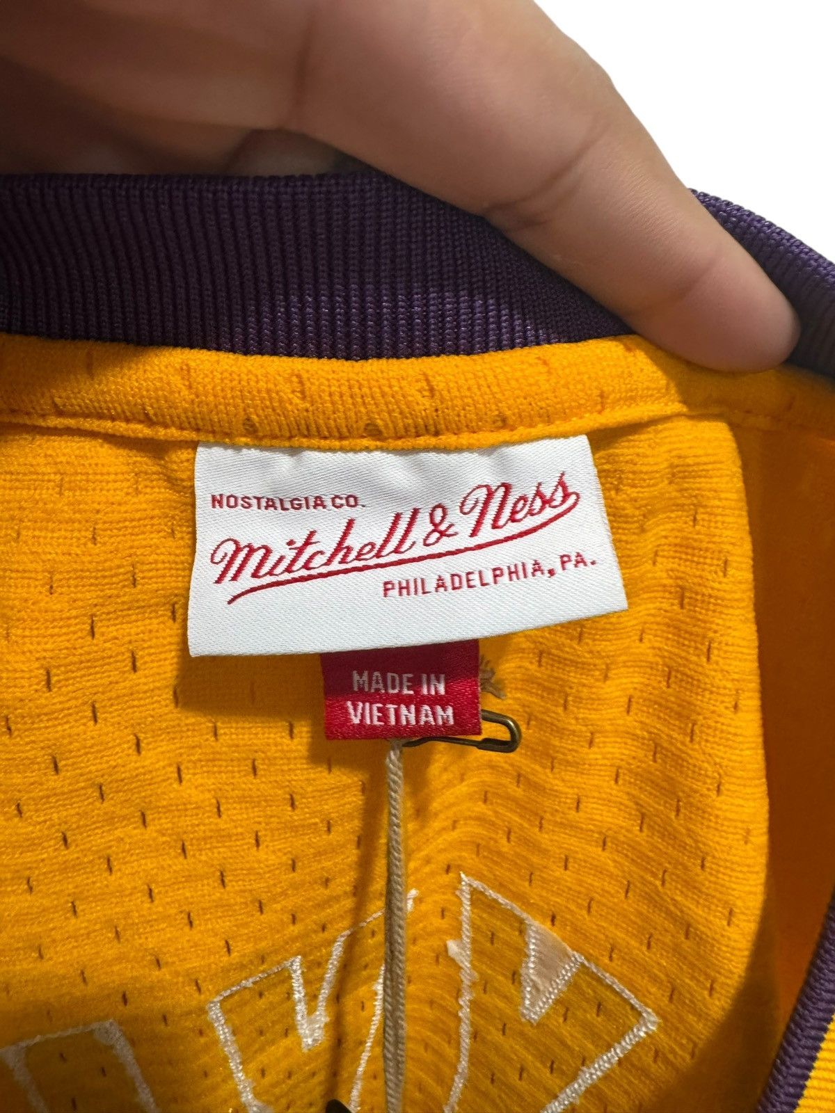 Playboi Carti Playboi Carti x Mitchell & Ness YVL Lakers Jersey Yellow Size US M / EU 48-50 / 2 - 12 Thumbnail
