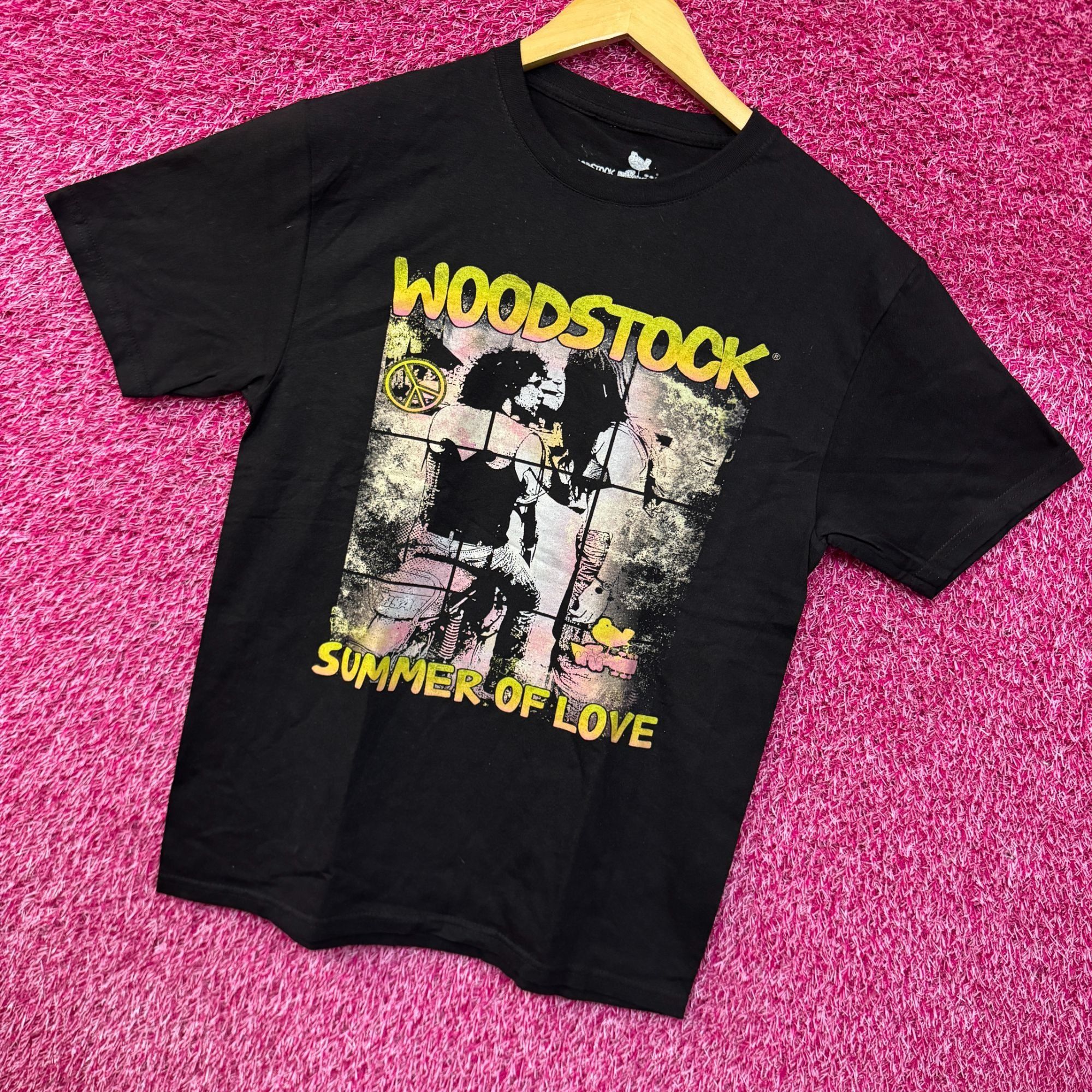 Band Tees Woodstock Summer of Love Rock Music & Art Festival Tee M Size US M / EU 48-50 / 2 - 3 Thumbnail