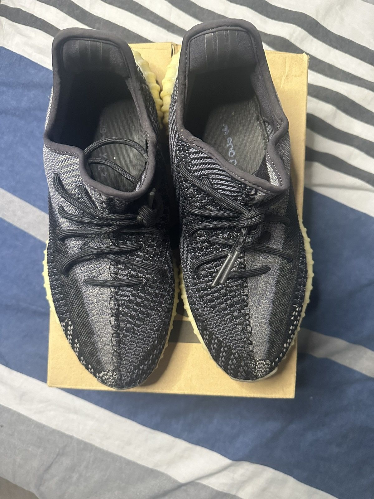 Yeezy Yeezy Boost 350 V2 ‘Carbon’ Mens Size US 11 / EU 44 - 3 Thumbnail