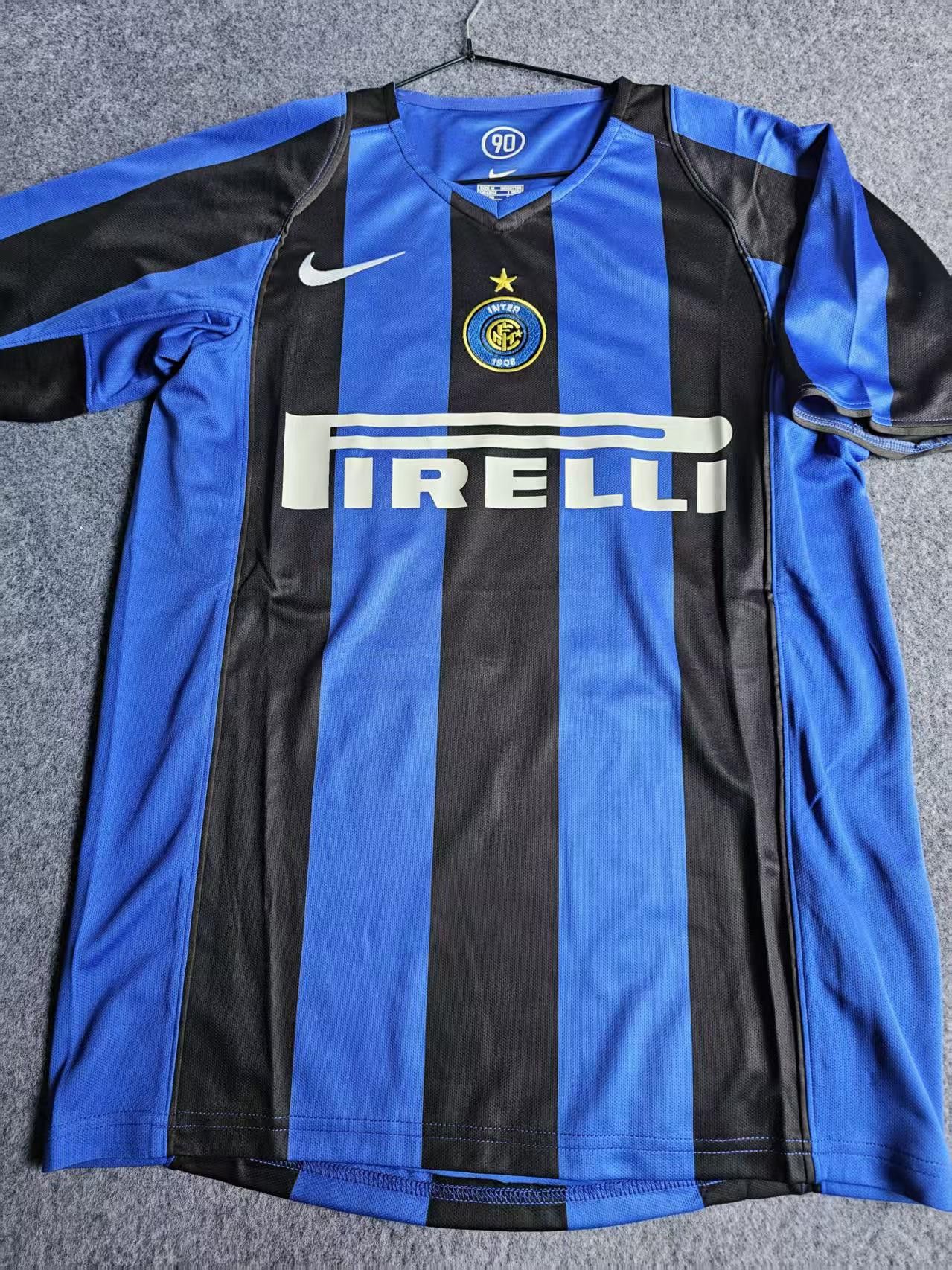 Other 2004 2005 Inter milan #32 Christian Vieri Jersey Size US S / EU 44-46 / 1 - 2 Thumbnail