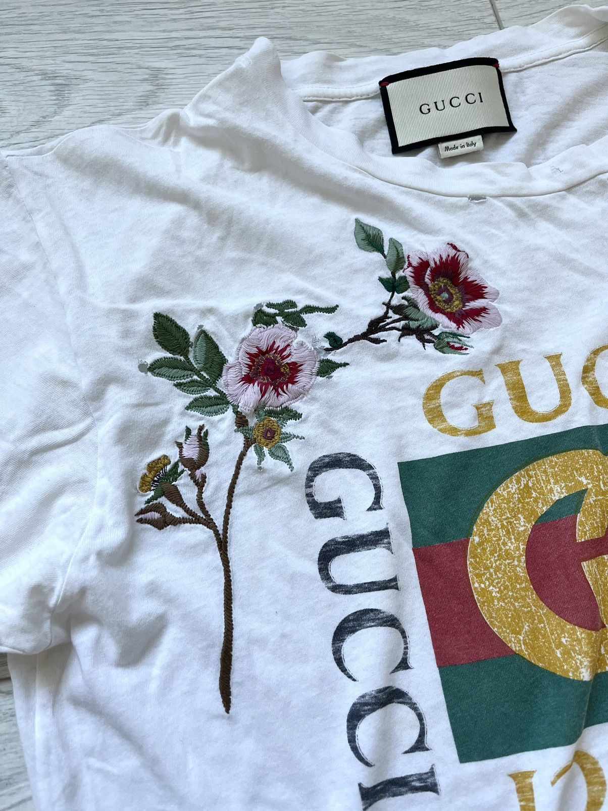 Gucci ★0% TAX★ GUCCI FLORAL-EMBROIDERED LOGO DISTRESSED COTTON TEE Size US M / EU 48-50 / 2 - 4 Thumbnail