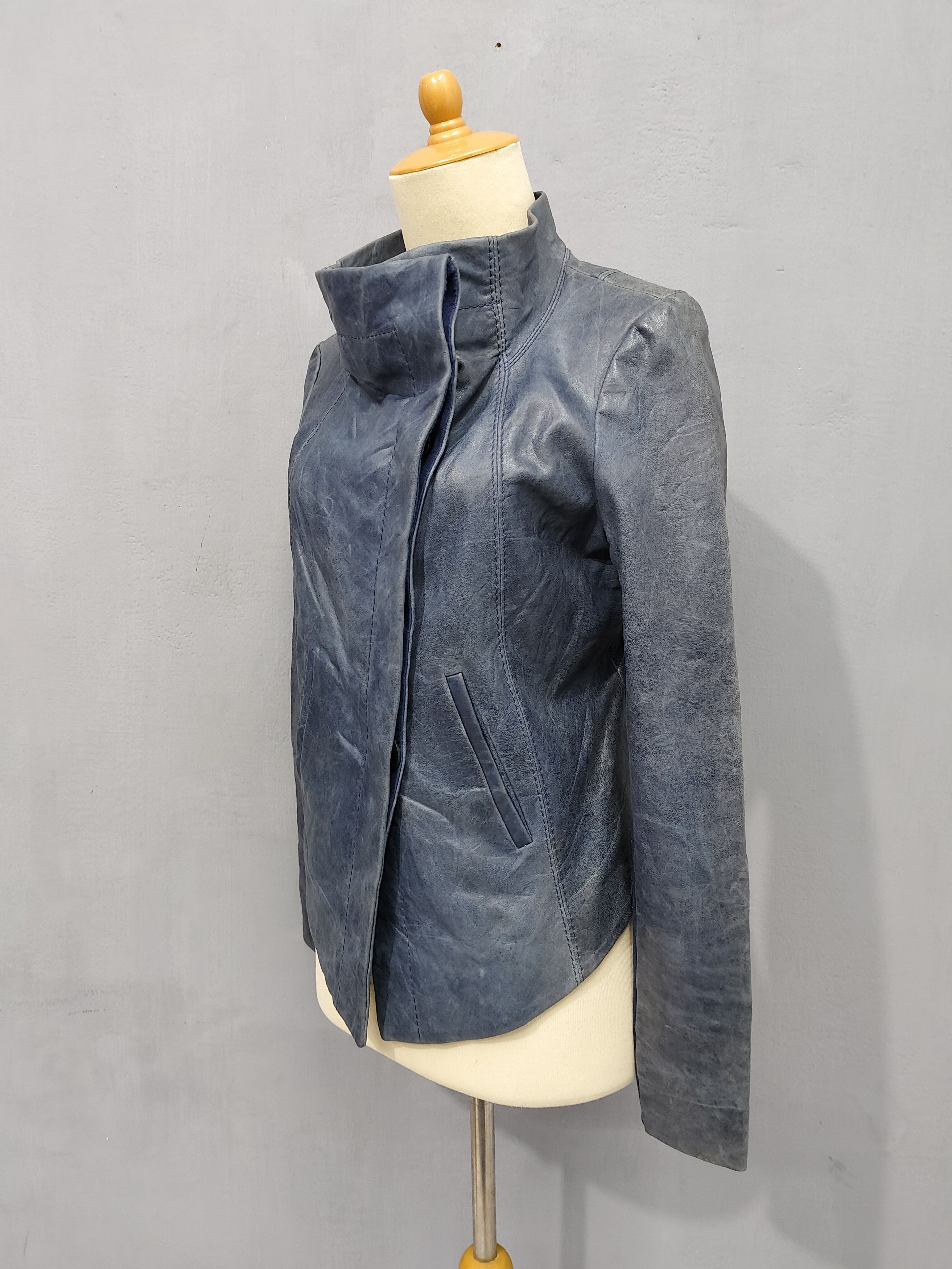 Bcbgmaxazria 2000s BCBGMAXAZRIA-Asymmetric High Collar Apocalypse Leather Size M / US 6-8 / IT 42-44 - 12 Thumbnail