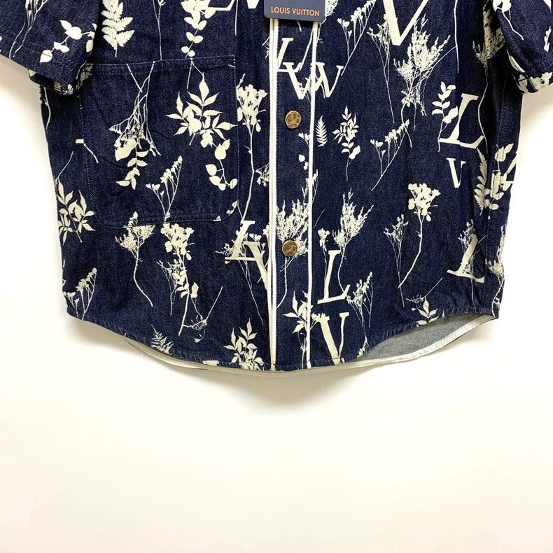 Louis Vuitton Louis Vuitton Dark blue denim shirt with short sleeves Size US L / EU 52-54 / 3 - 4 Thumbnail