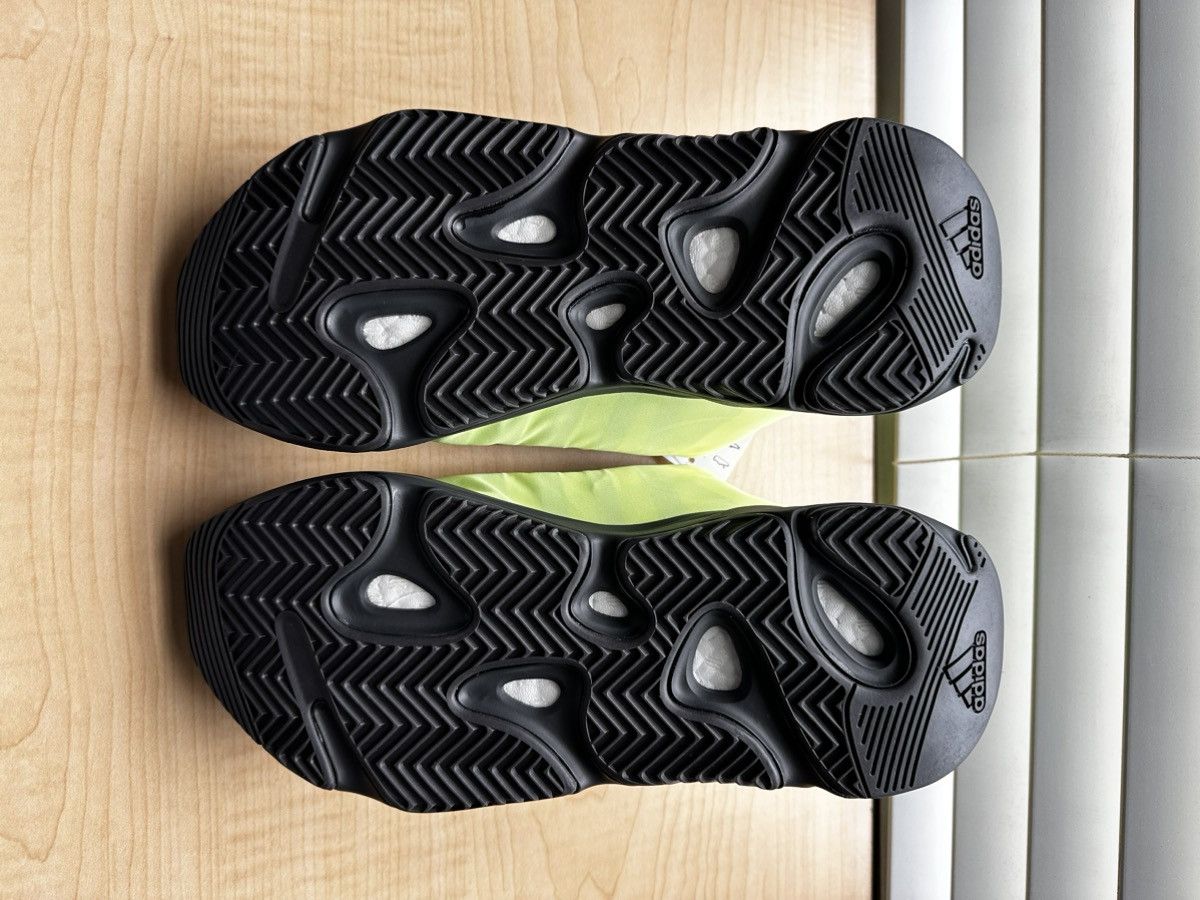Adidas × Yeezy Yeezy 700 MNVN Phosphor Size US 10 / EU 43 - 6 Thumbnail