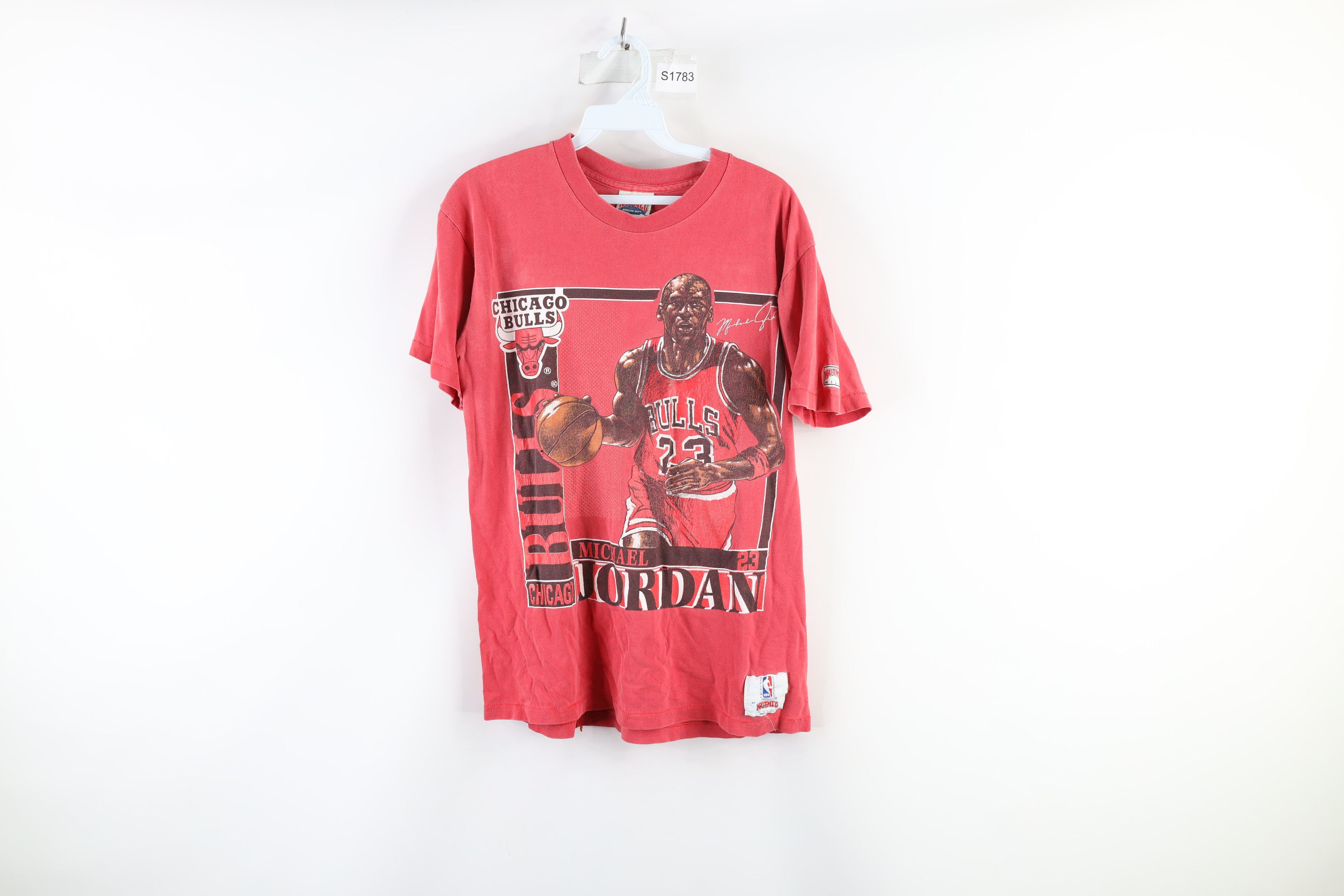 Vintage Vintage 90s Jordan Chicago Bulls Basketball T-Shirt USA Size US M / EU 48-50 / 2 - 1 Thumbnail