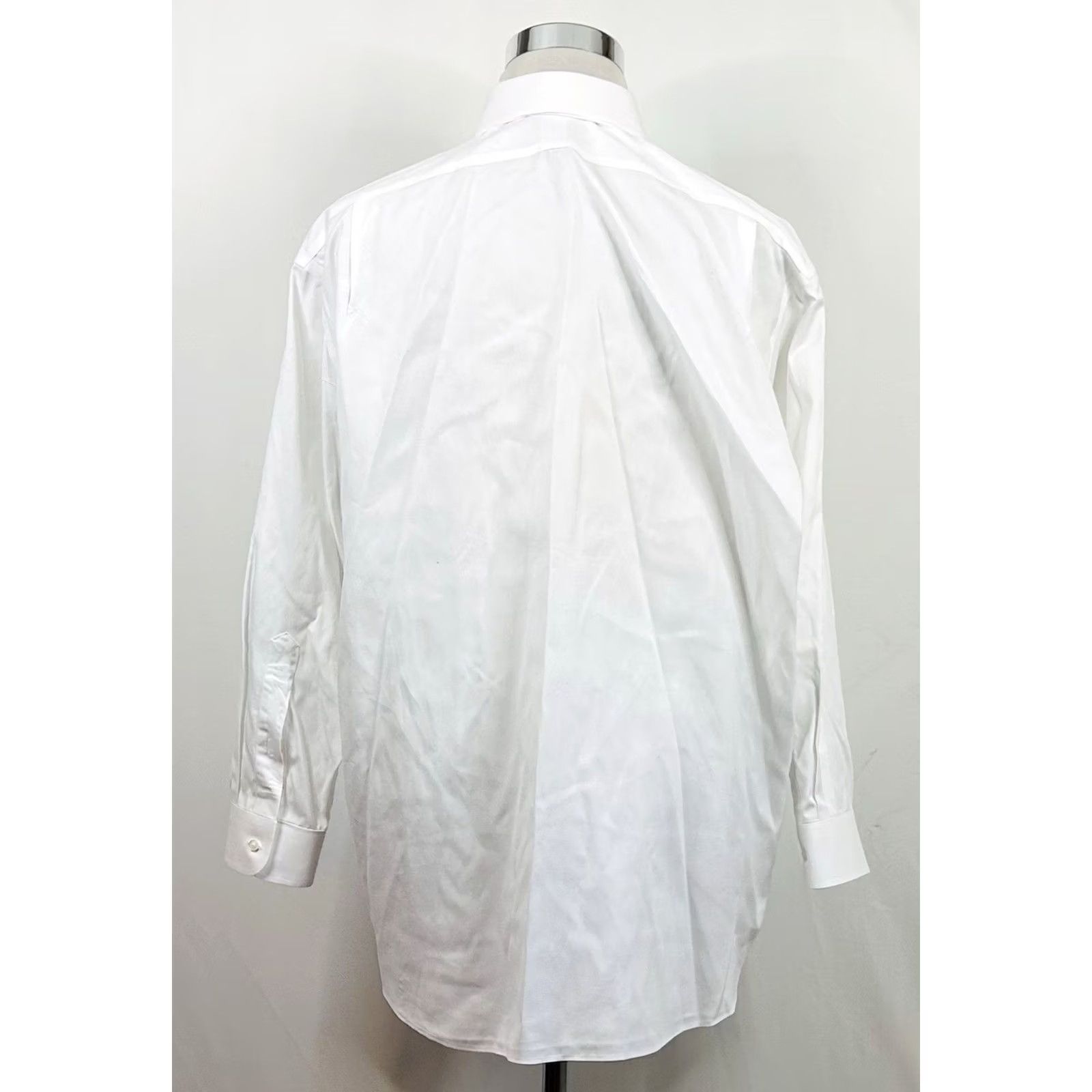 Jos. A. Bank Jos A Bank 17.5 33 Traditional Fit Traveler Dress Shirt All White 100% Cotton Shirt Mens Regular White 17.5 33 Size 48R - 6 Thumbnail