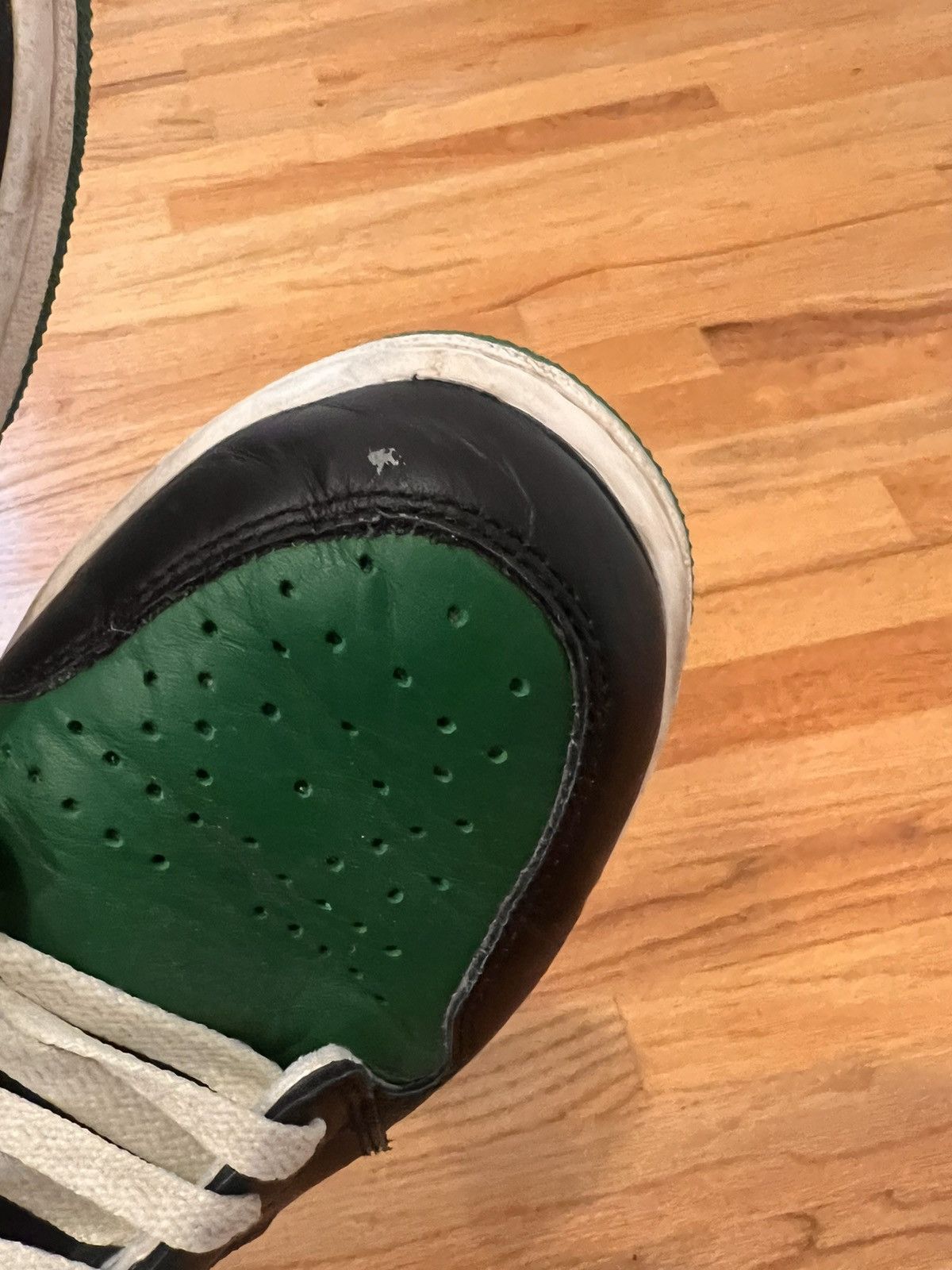 Jordan Brand Pine Green 1’s Size US 11 / EU 44 - 4 Thumbnail