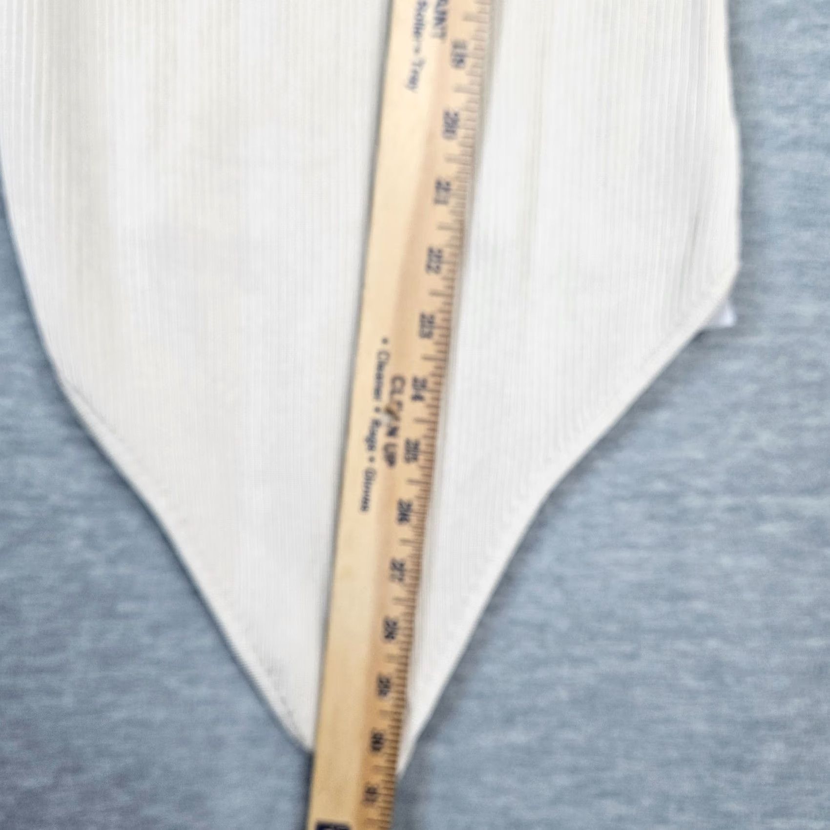 Good American Good American Ivory Ribbed Mock Neck Knit Bodysuit Size 3 Women’s Short Sleeve Cotton Blend Regular Slim? (Note: cannot add speculative keywords) Size XS / US 0-2 / IT 36-38 - 4 Thumbnail