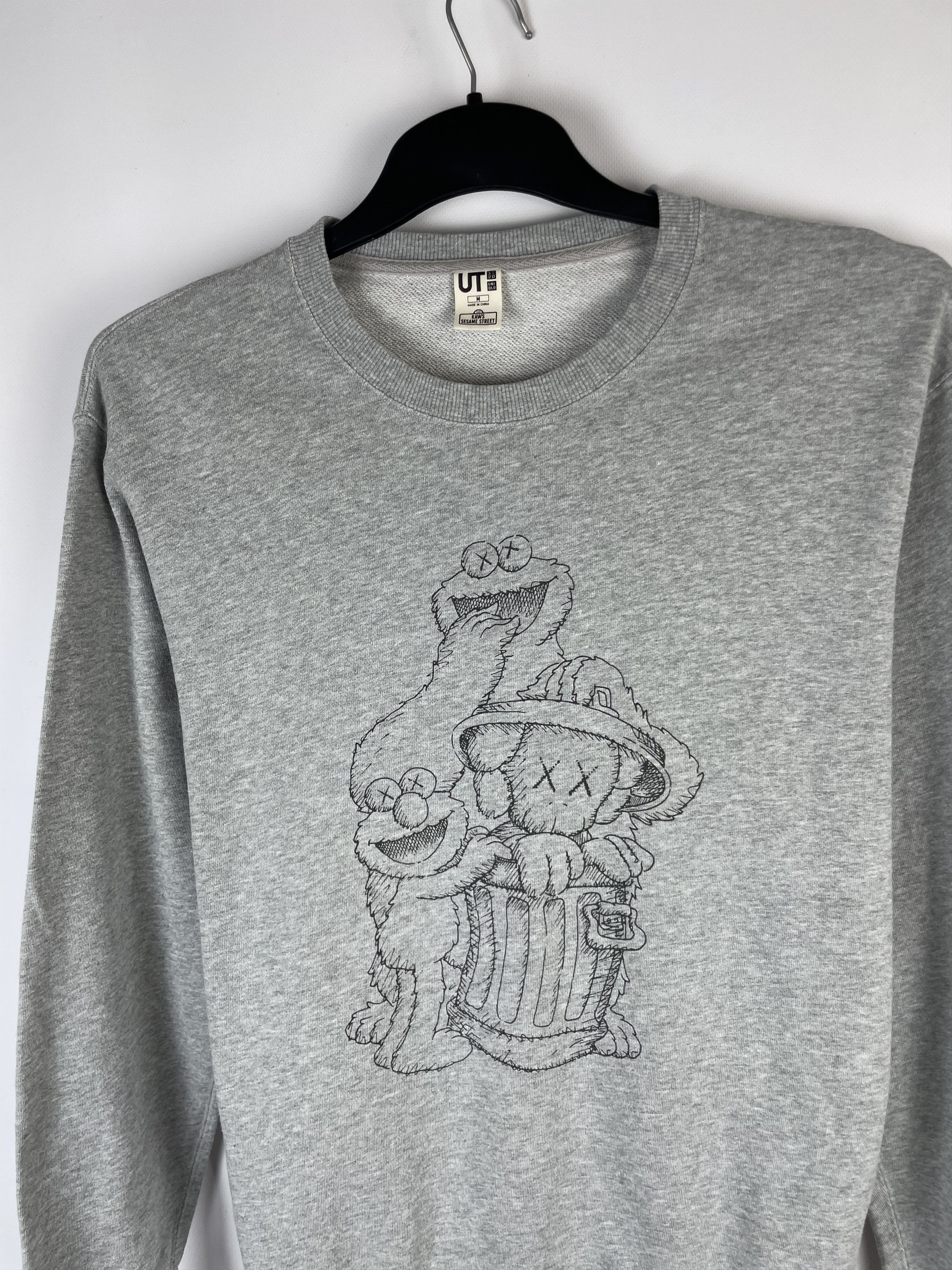 Kaws × Uniqlo Kaws X Uniqlo X Sesame Street Grey Crewneck Sweatshirt Size US M / EU 48-50 / 2 - 3 Thumbnail