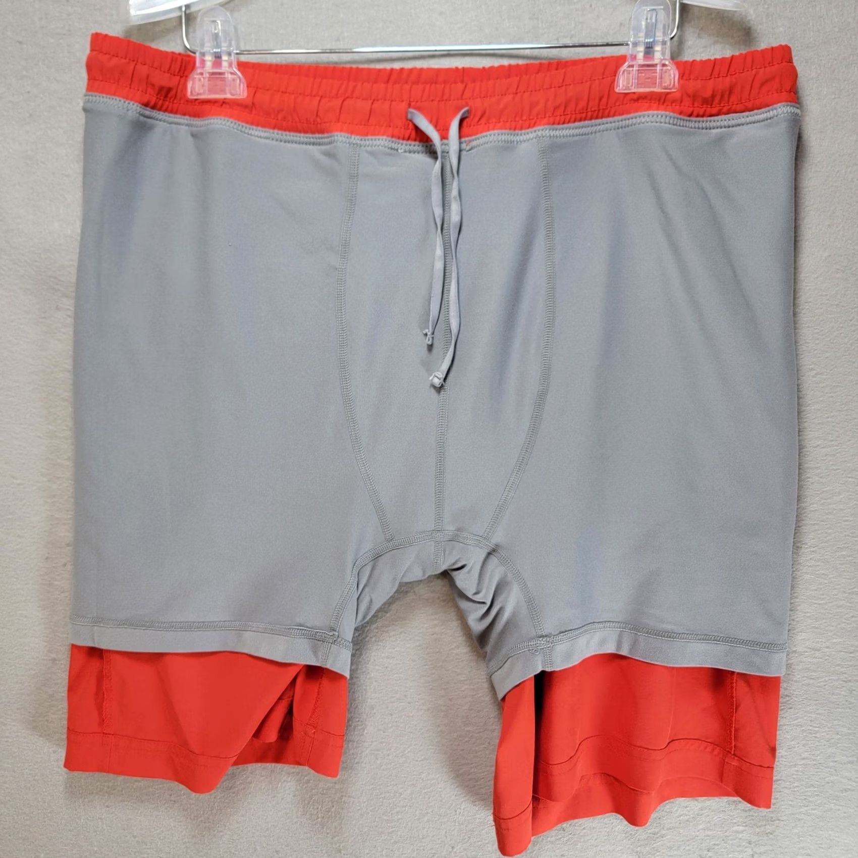 Fabletics Fabletics Shorts Mens S Red Reflective Lined Stretch Workout Gym Run Pockets Size US 29 - 7 Thumbnail