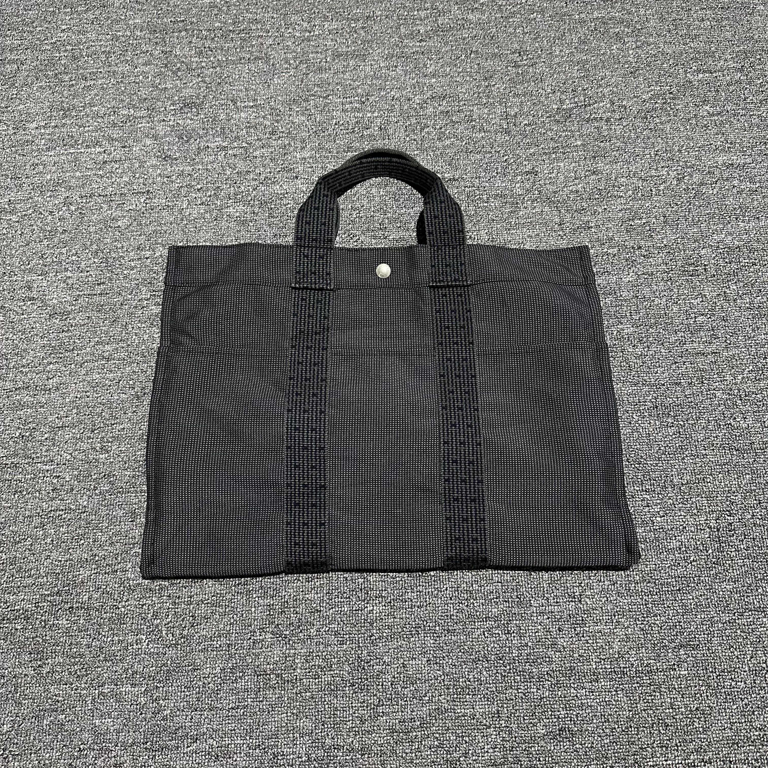 HERMES Herline MM Tote Bag