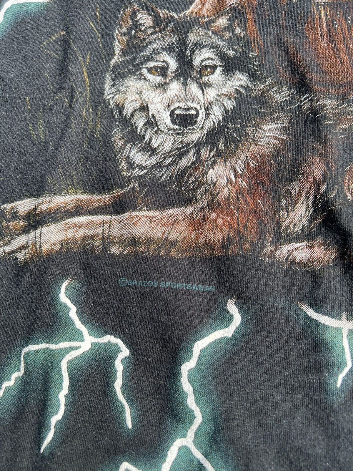 Vintage VTG AMERICAN THUNDER USA INDIAN WOLF T-SHIRT Size US XL / EU 56 / 4 - 2 Thumbnail