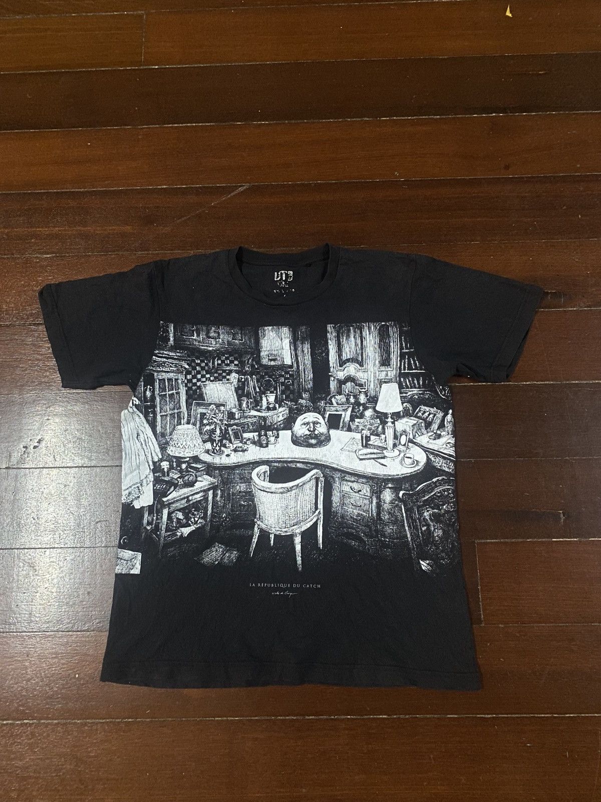Japanese Brand Rare uniqlo la republique du catch artwork Nicolas de Crecy Size US M / EU 48-50 / 2 - 1 Thumbnail