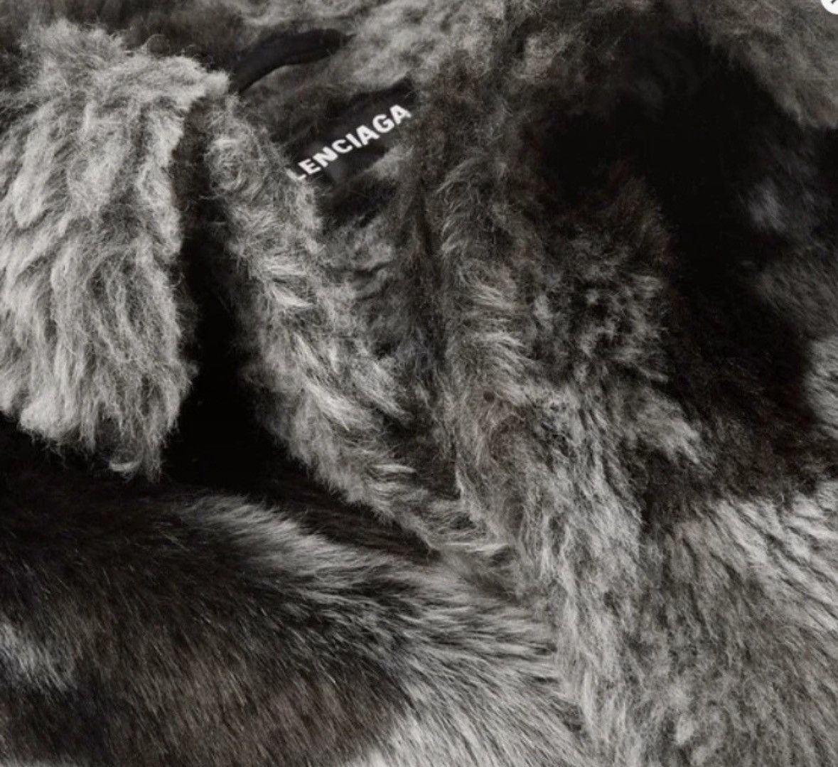 Balenciaga SPRING 2019 RUNWAY FAKE FURE COAT Size US M / EU 48-50 / 2 - 4 Thumbnail