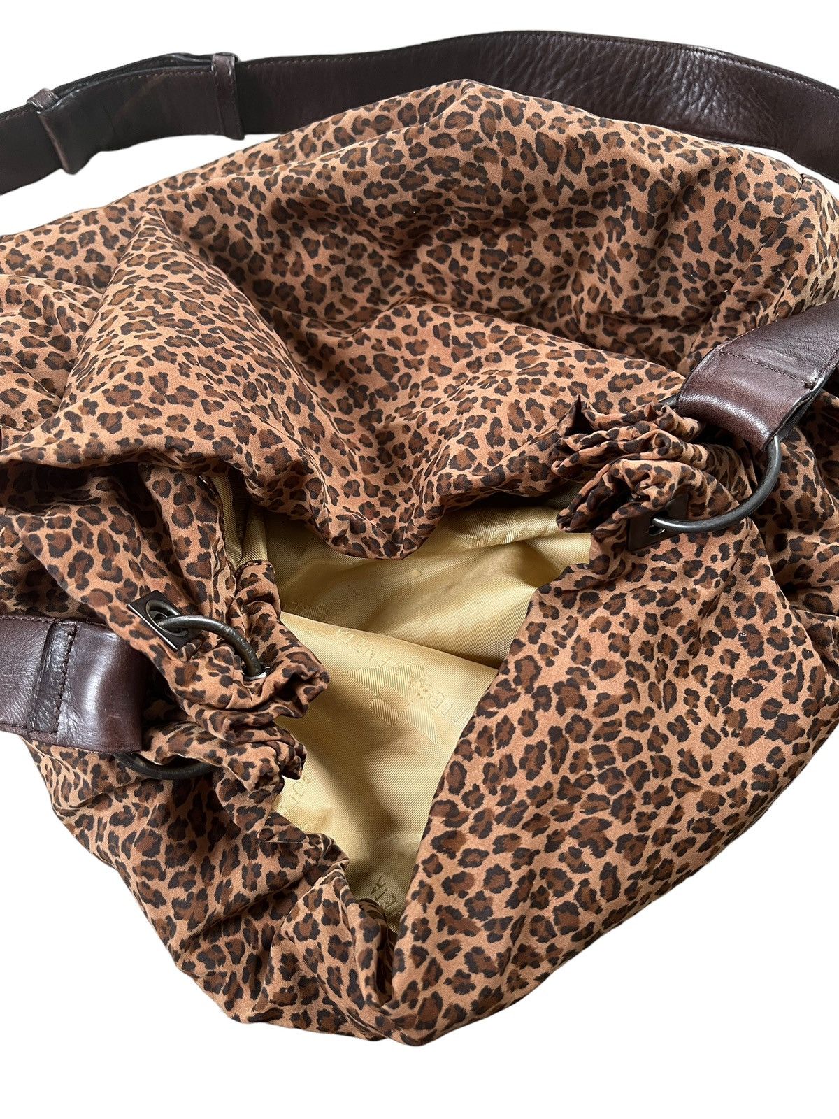 Bottega Veneta × Vintage Vintage Bottega Veneta Leopard Print Crossbody Bag Size ONE SIZE - 8 Thumbnail