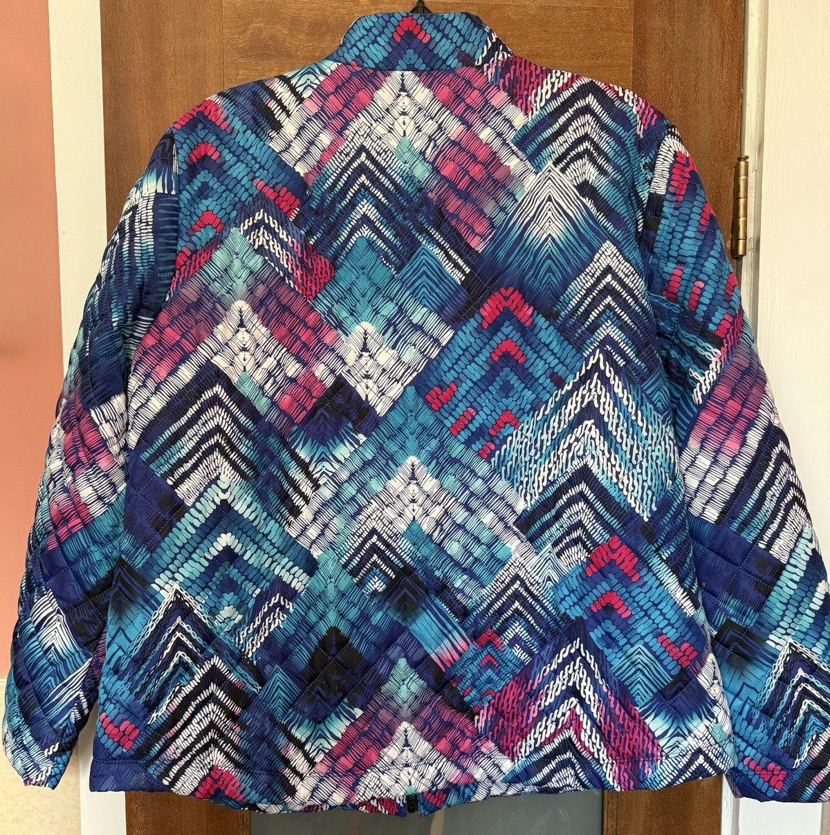 Chicos Weekends by Chico’s Quilted Zip Up Bright Geometric Jacket Size L / US 10 / IT 46 - 8 Thumbnail