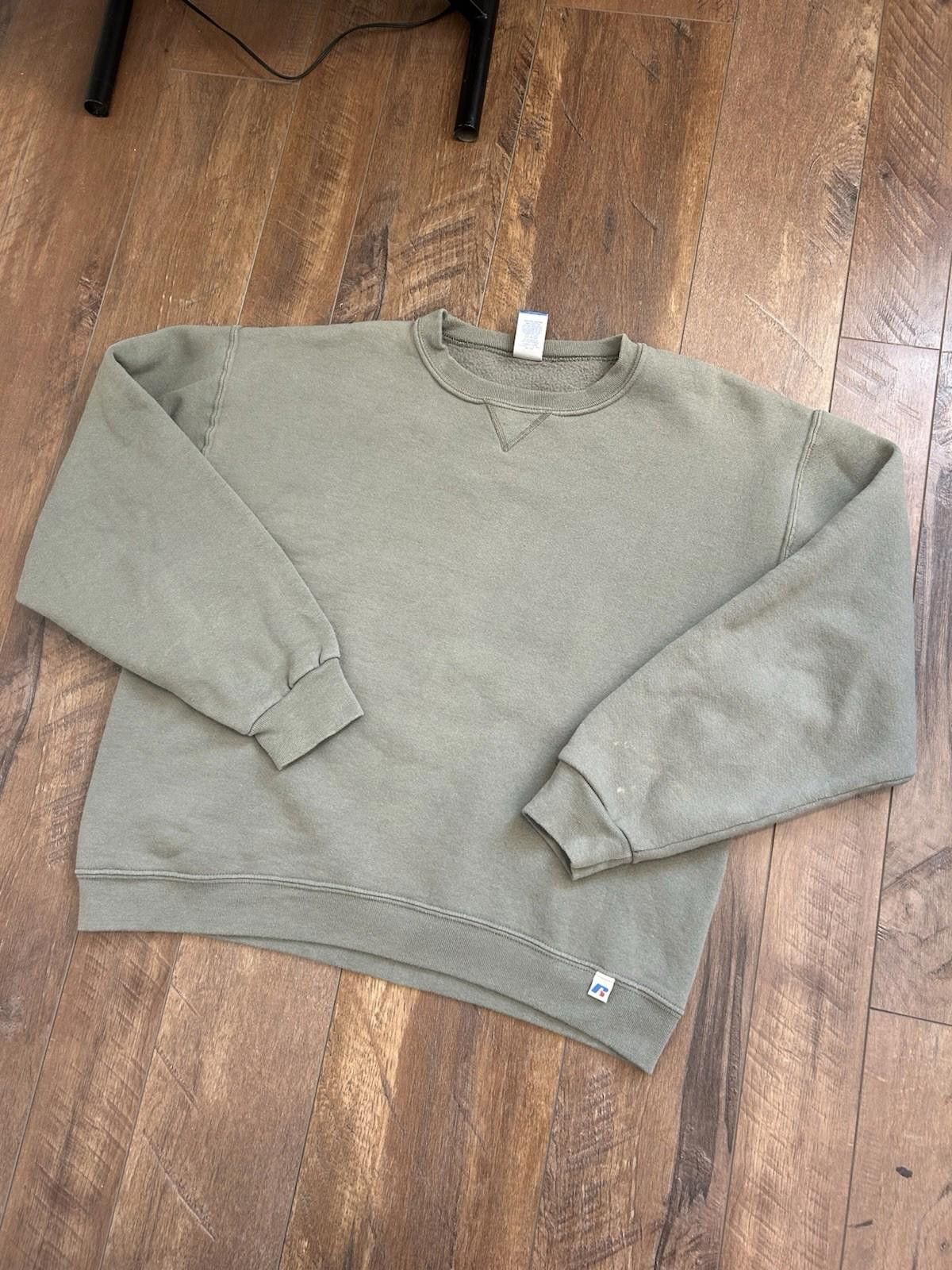 Russell Athletic Vintage Faded Olive Russell Athletics Crewneck Boxy Size M Size US M / EU 48-50 / 2 - 1 Thumbnail