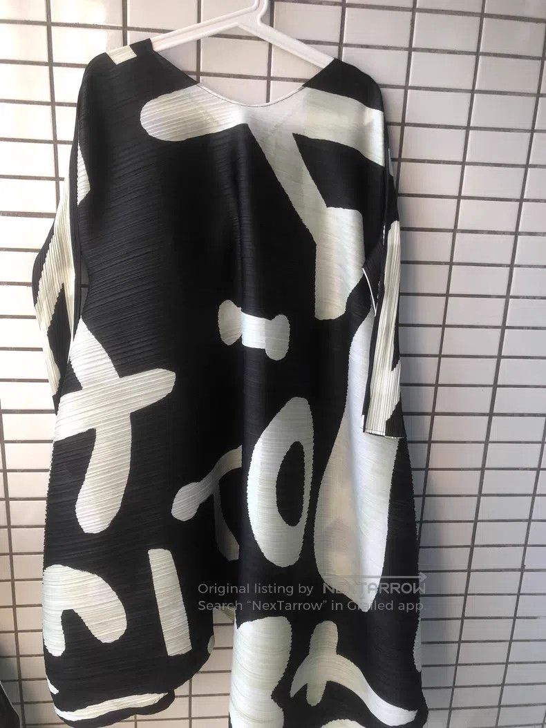 Issey Miyake Issey Miyake Black Short-Sleeve T-shirt Size L / US 10 / IT 46 - 4 Thumbnail