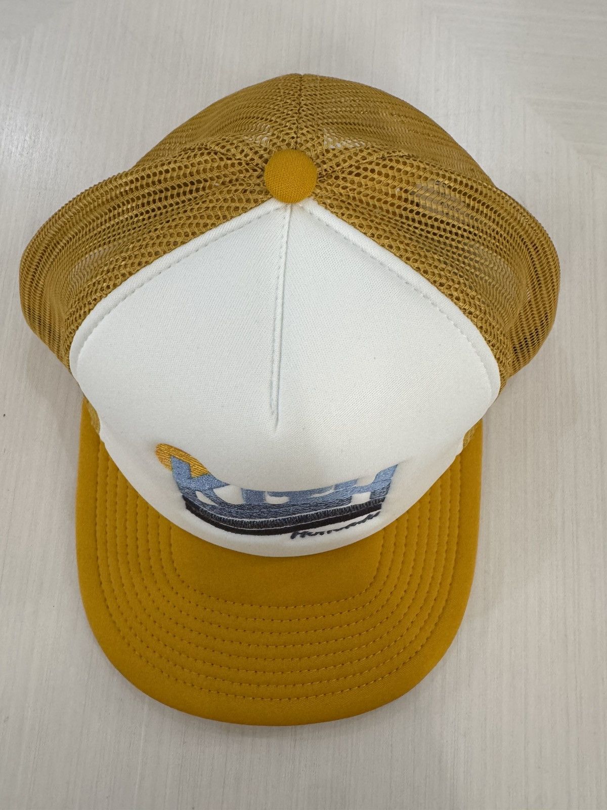 Kith KITH Hawaii yellow meshback trucker hat 2025 used Size ONE SIZE - 4 Thumbnail