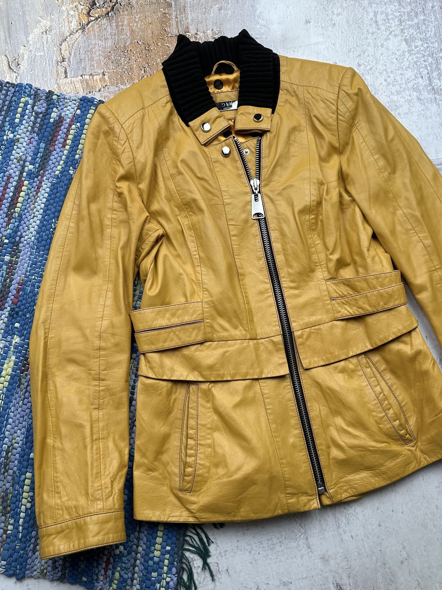 Vintage Vintage Leather Jacket With Bondage A472D15(245) Size M / US 6-8 / IT 42-44 - 2 Thumbnail
