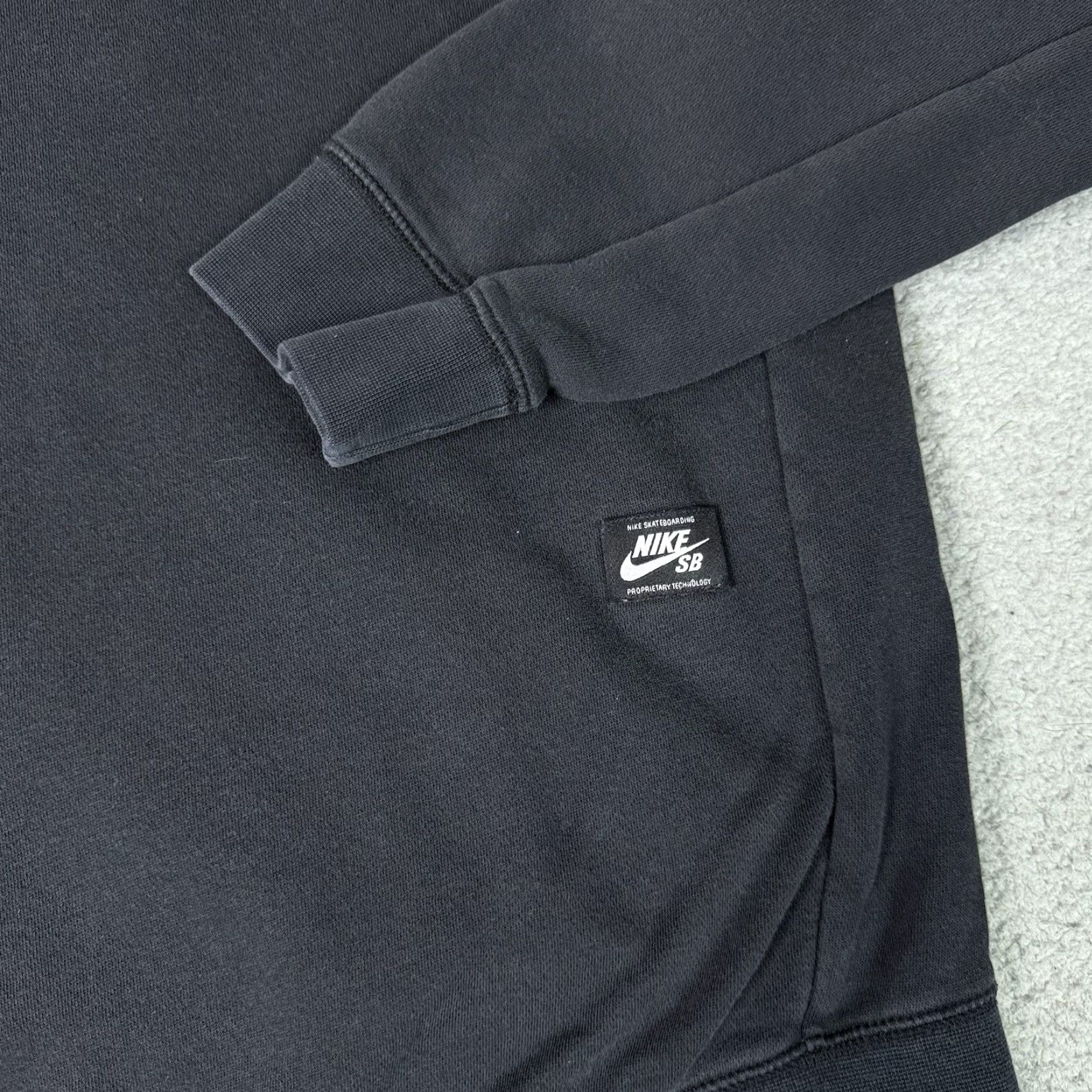 Nike Nike SB Hoodie Sweatshirt Men M Black Fleece Logo Sportswear Skateboard Pullover Hooded Pockets Embroidered Size US M / EU 48-50 / 2 - 4 Thumbnail