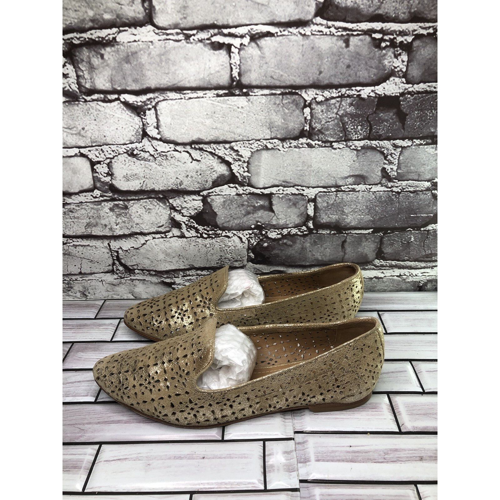 Trask H.S. Trask Gold Leather Shimmer Slip On Perforated Shoes Wom Size US 7.5 / IT 37.5 - 10 Thumbnail